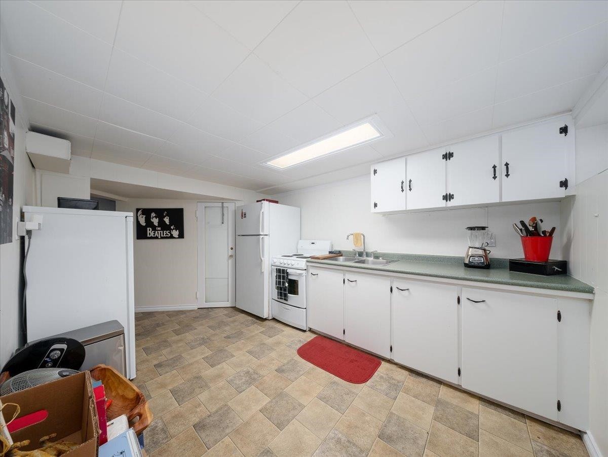 322 25Th Street E, North Vancouver, BC