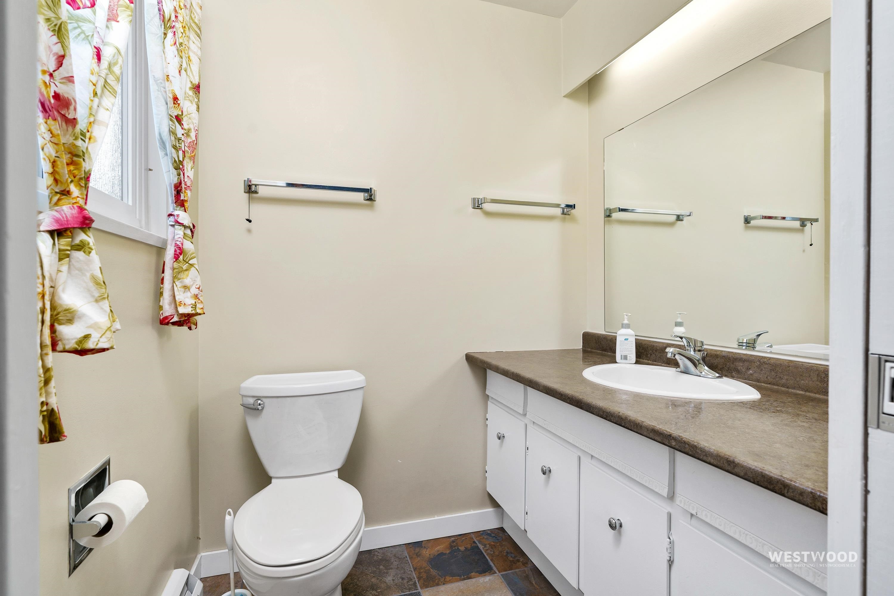 6858 Tyne Street, Vancouver, BC