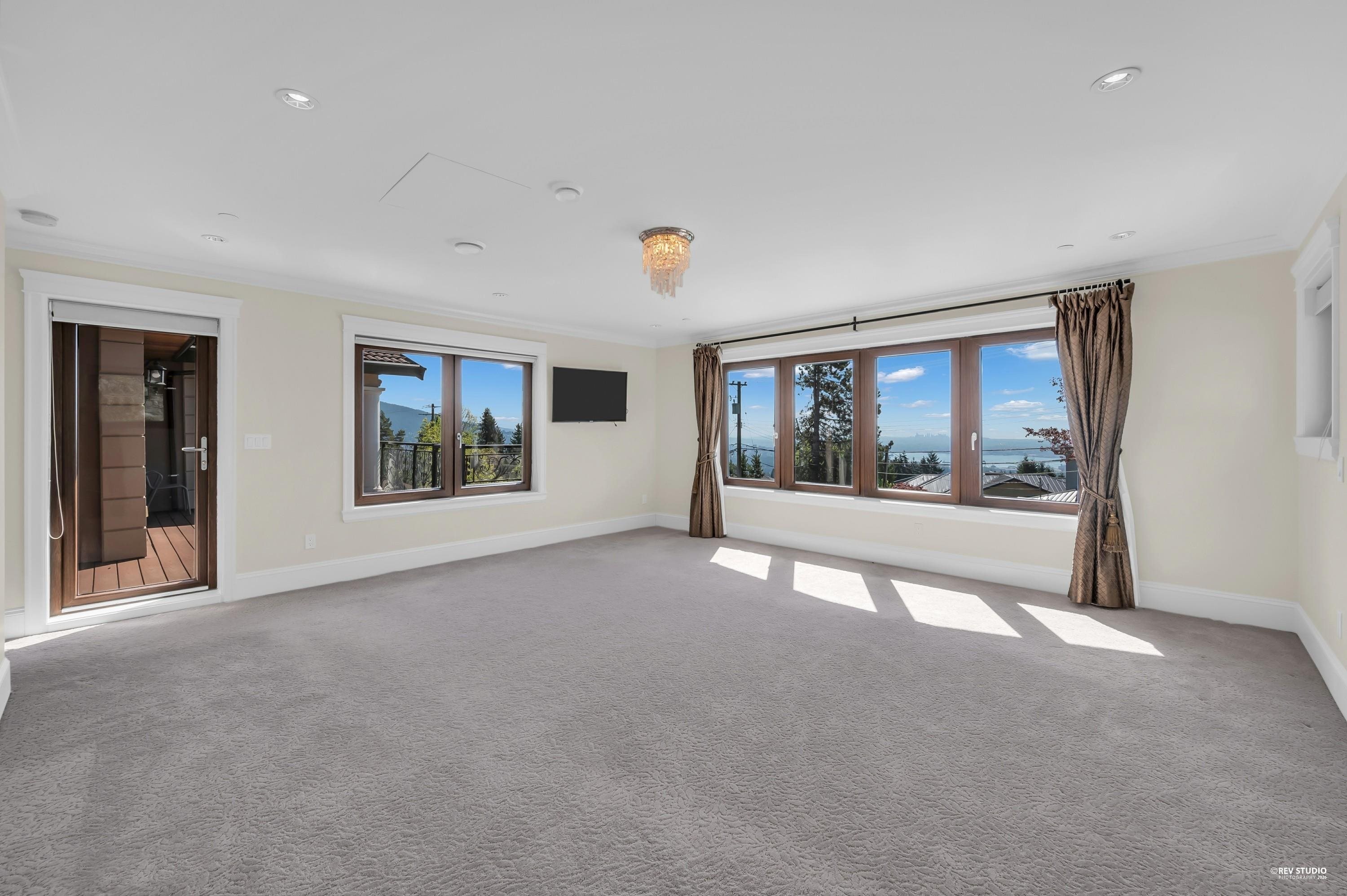 1118 Crestline Road, West Vancouver, BC