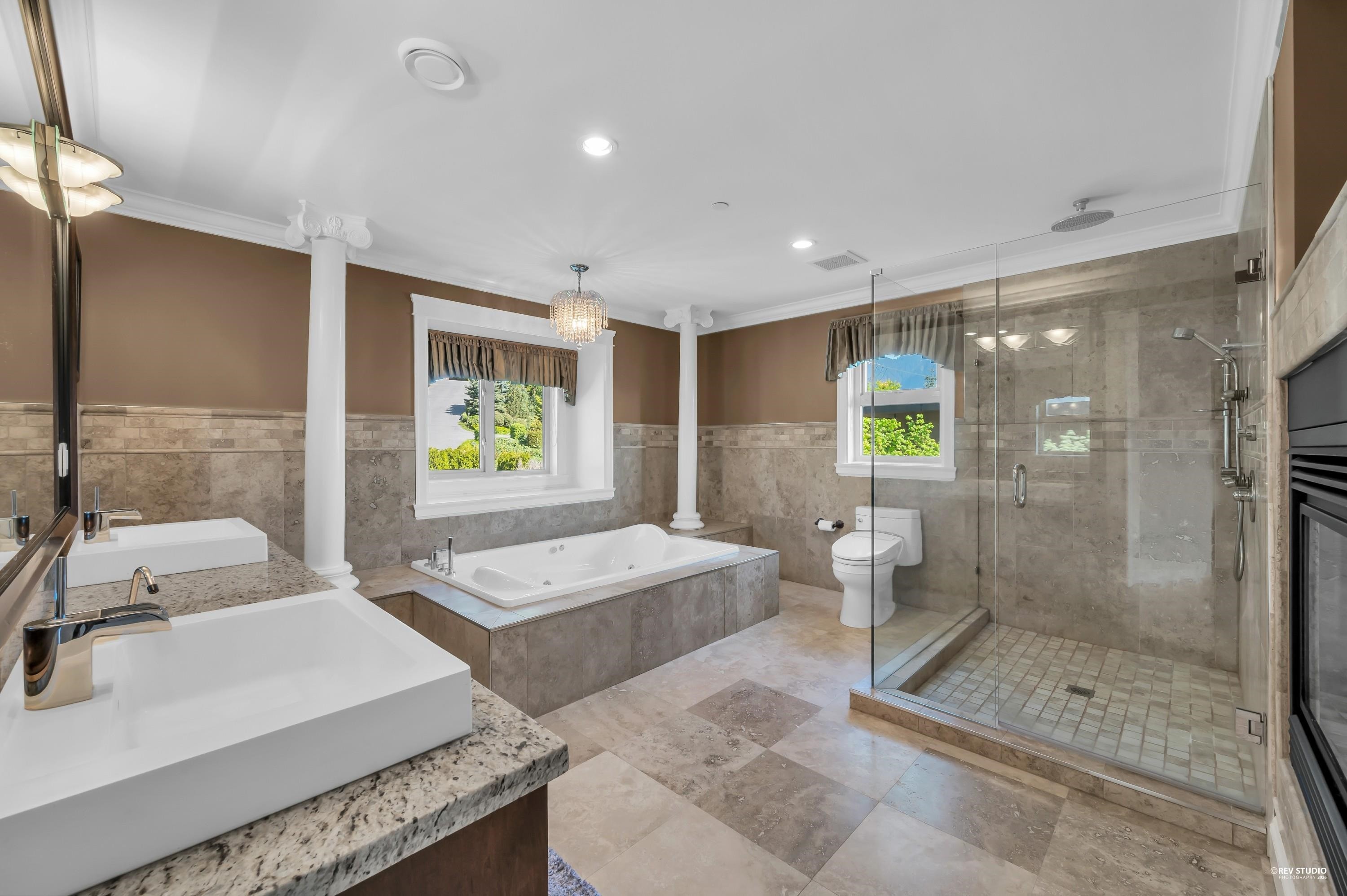 1118 Crestline Road, West Vancouver, BC