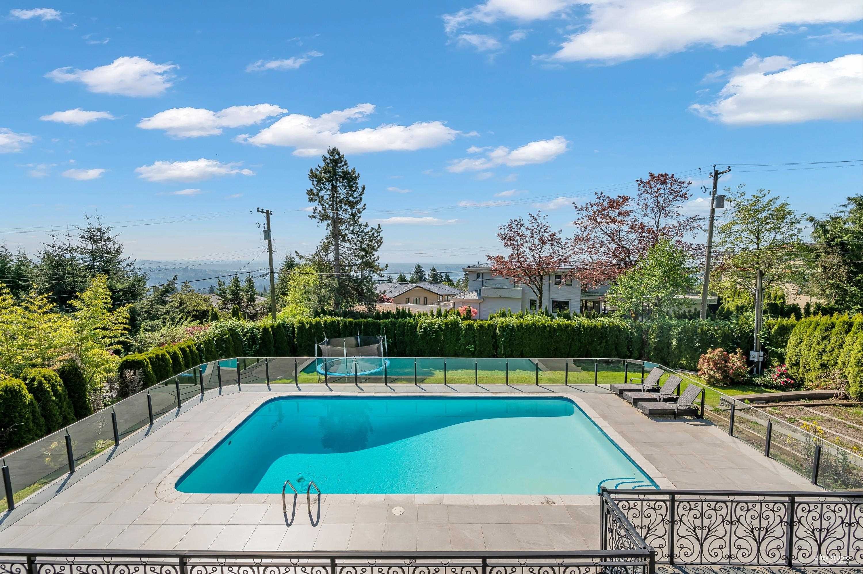 1118 Crestline Road, West Vancouver, BC