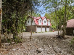 1575 Burton Road Gibsons, BC V0N 1V2