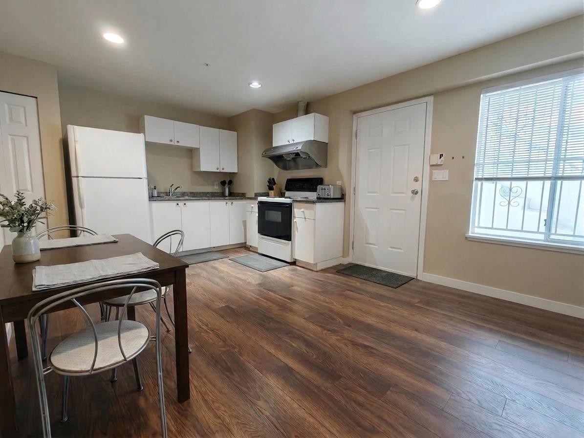 123 45Th Avenue E, Vancouver, BC