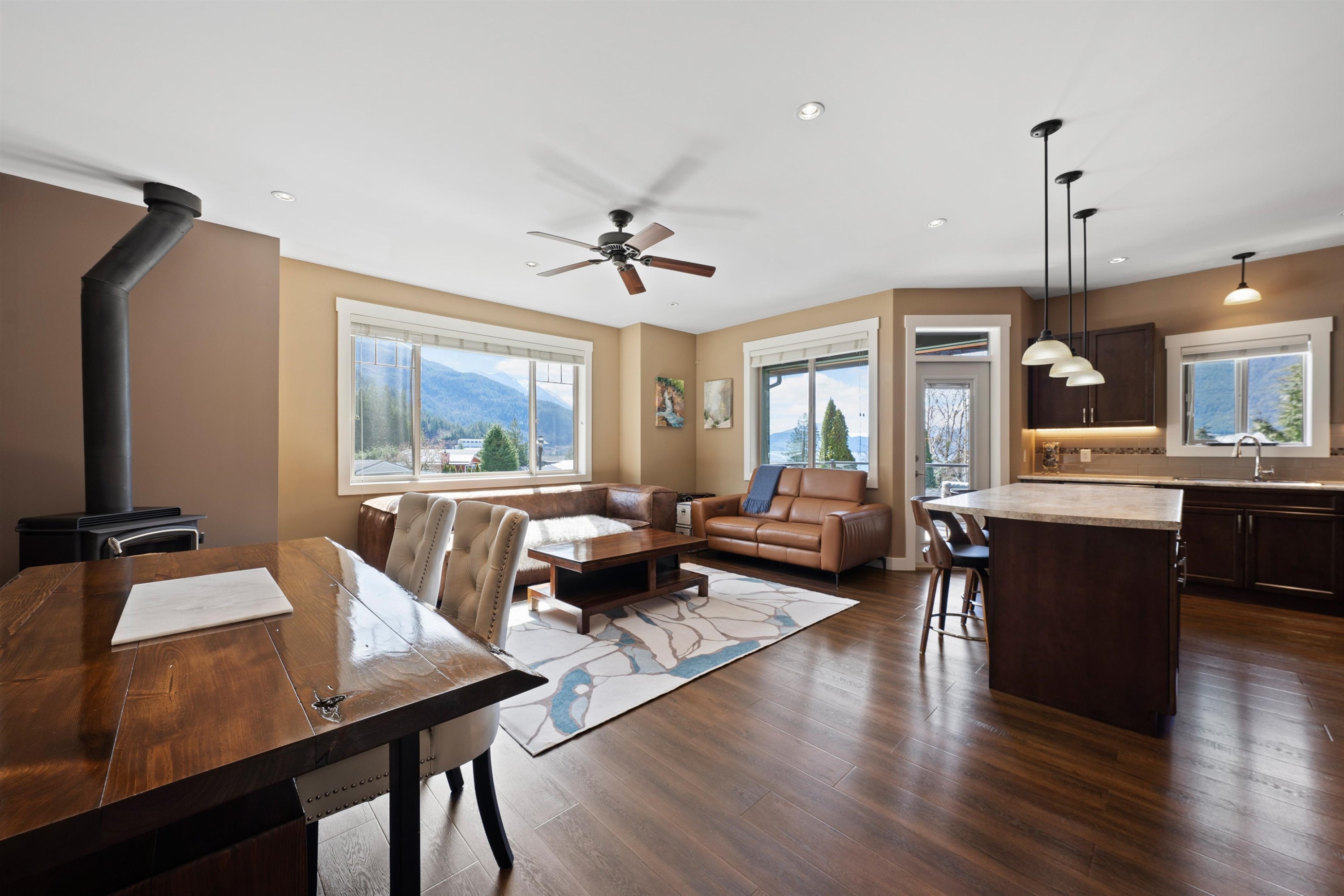 746 Upper Crescent, Squamish, BC