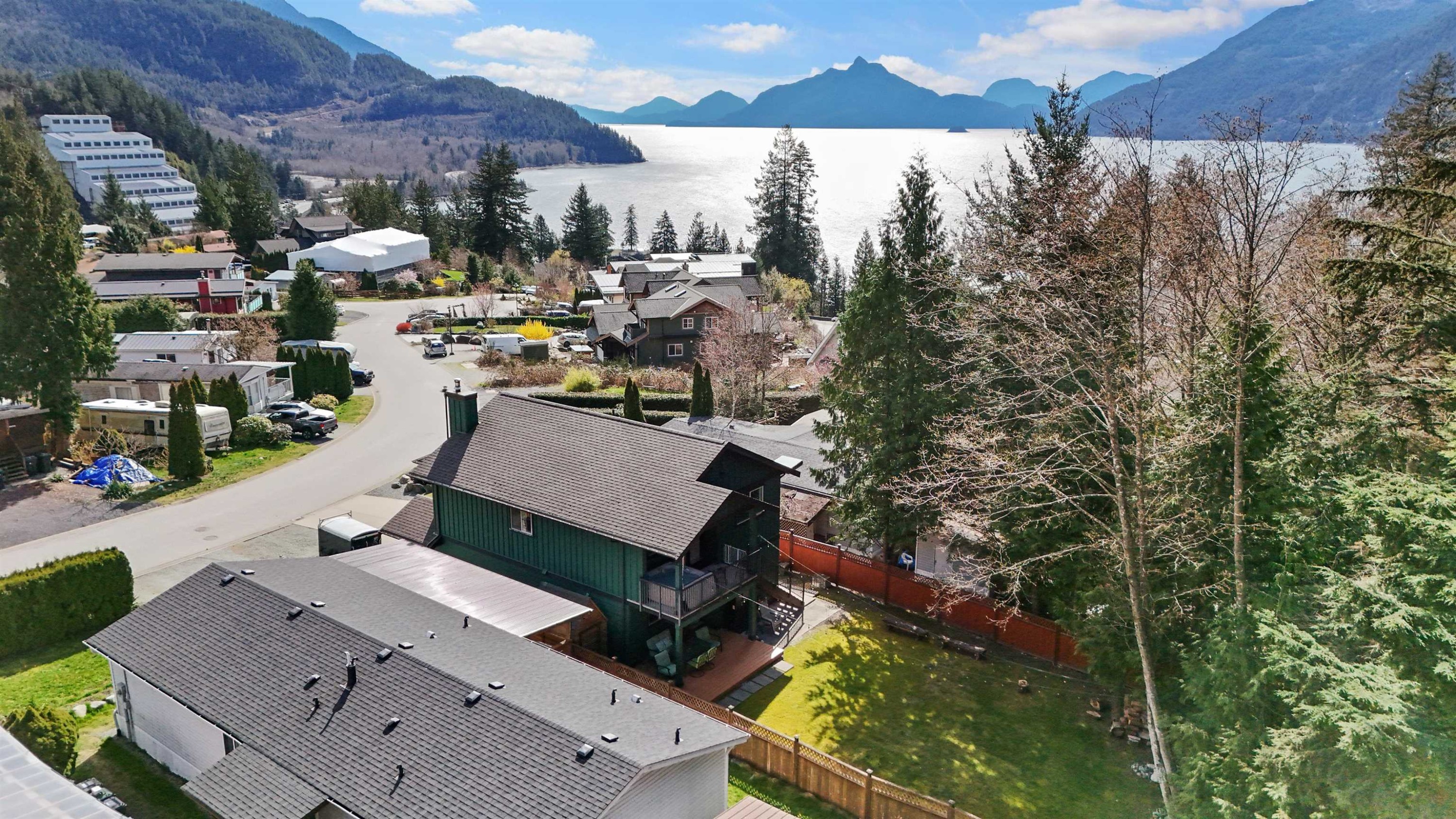 746 Upper Crescent, Squamish, BC