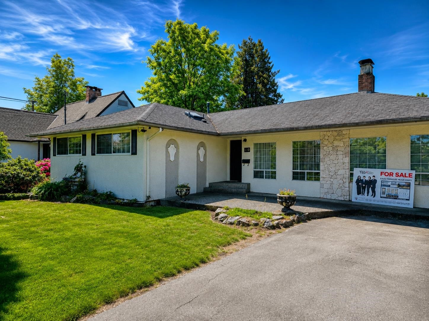 810 Rochester Avenue, Coquitlam, BC