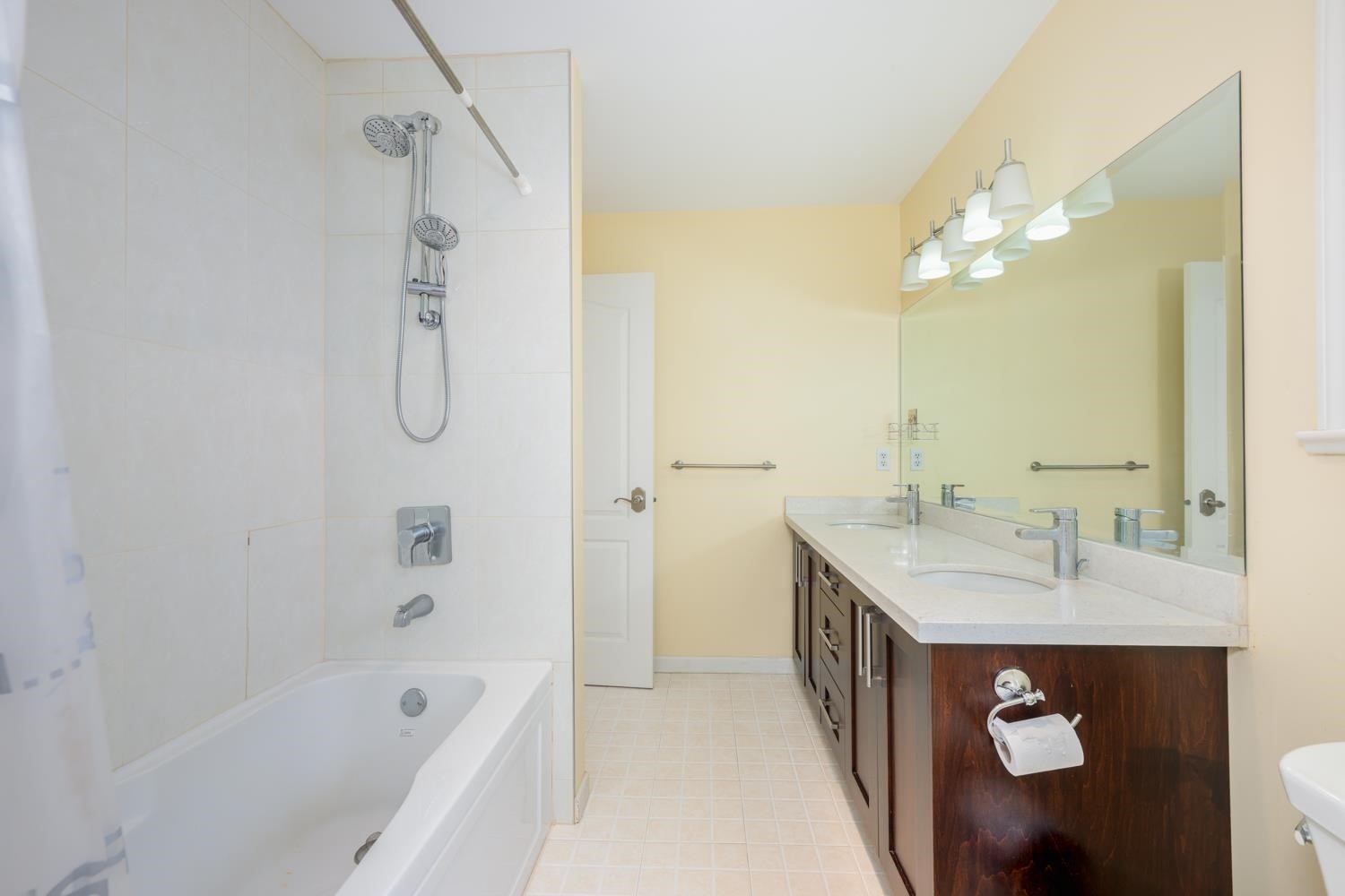 122 43Rd Avenue W, Vancouver, BC