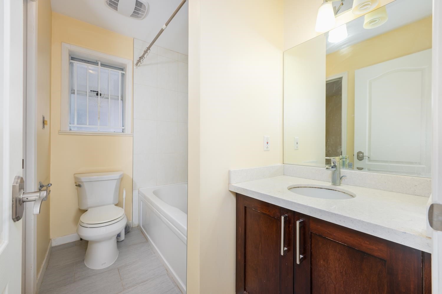 122 43Rd Avenue W, Vancouver, BC