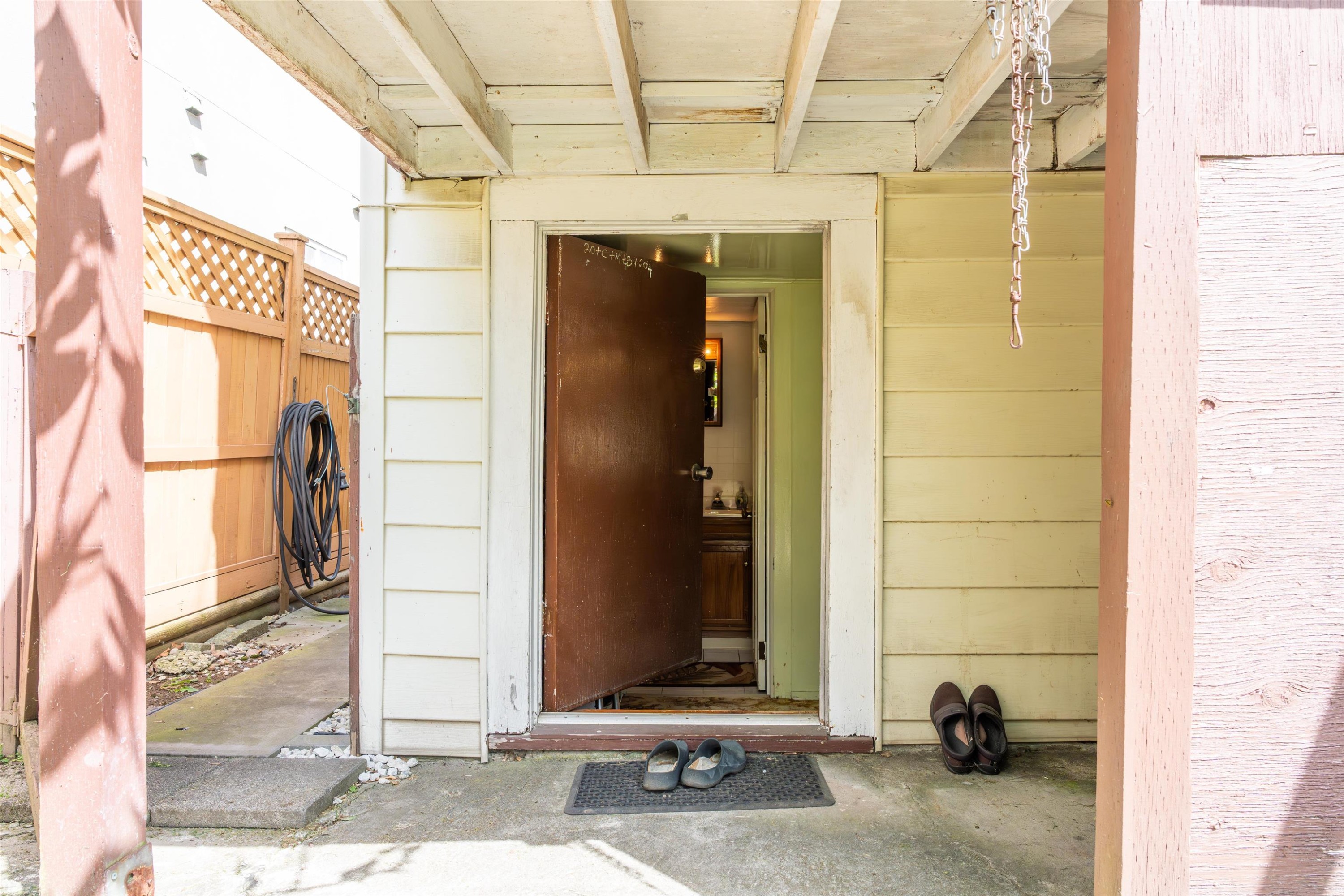 2812 18Th Avenue E, Vancouver, BC