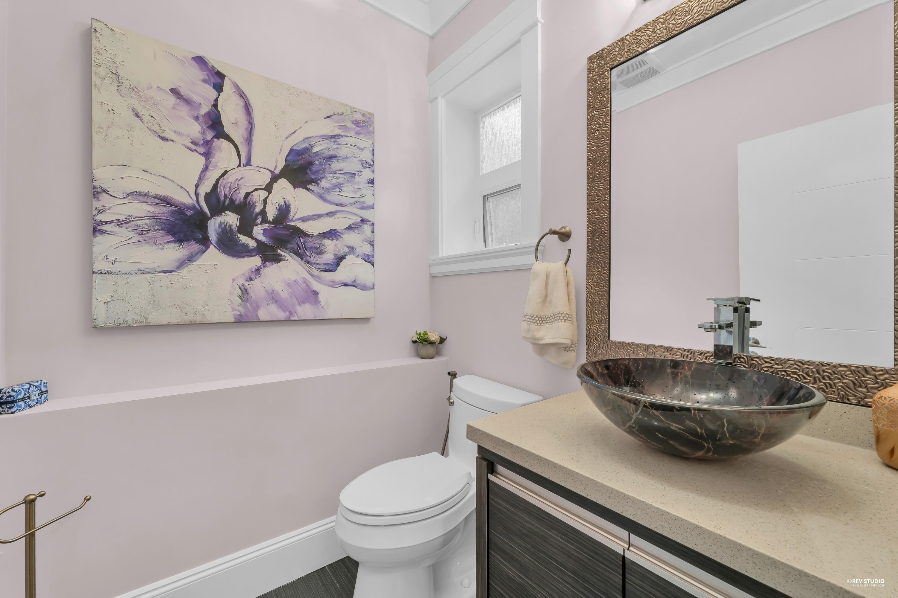 2567 Lawson Avenue, West Vancouver, BC
