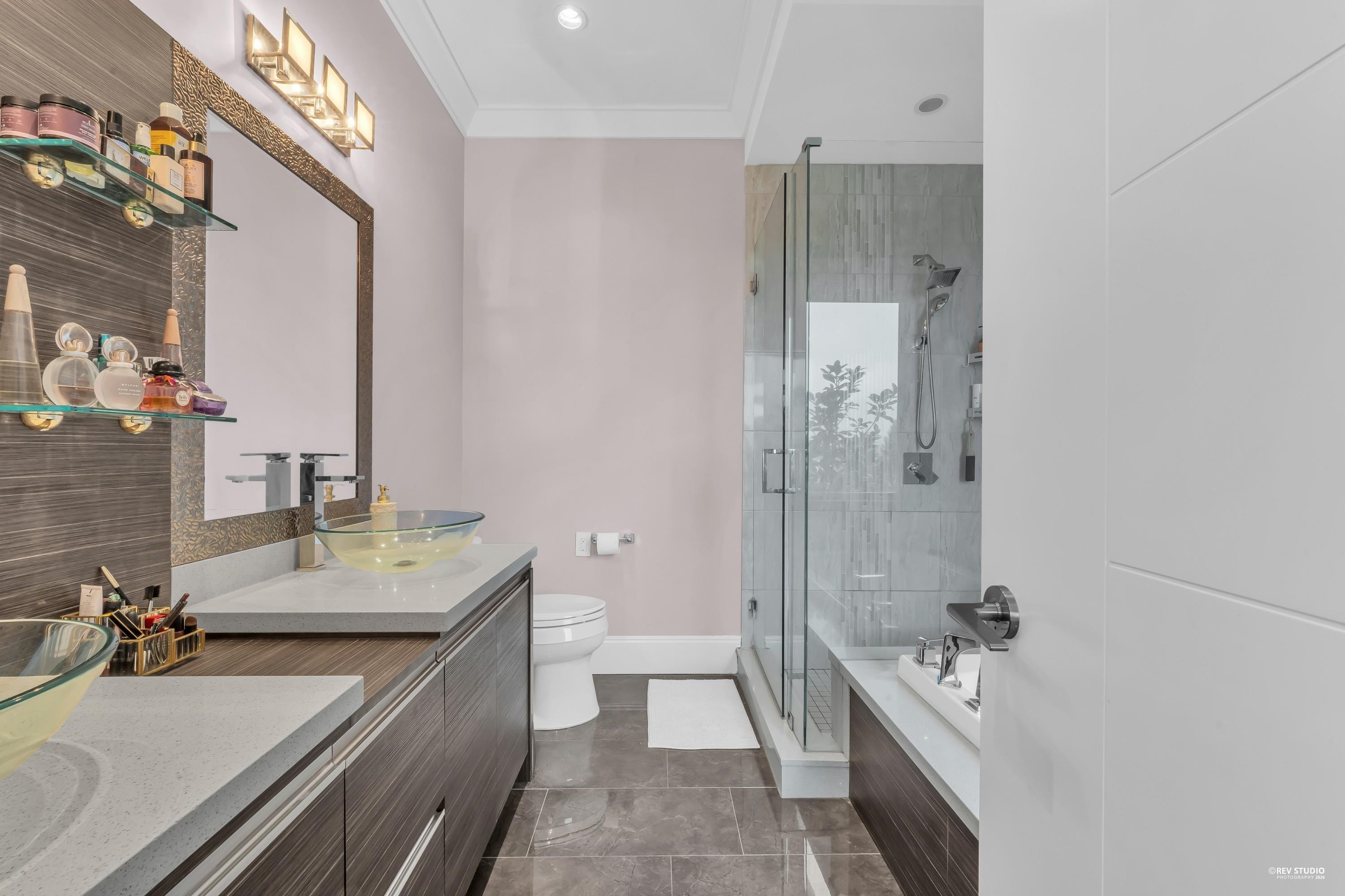 2567 Lawson Avenue, West Vancouver, BC