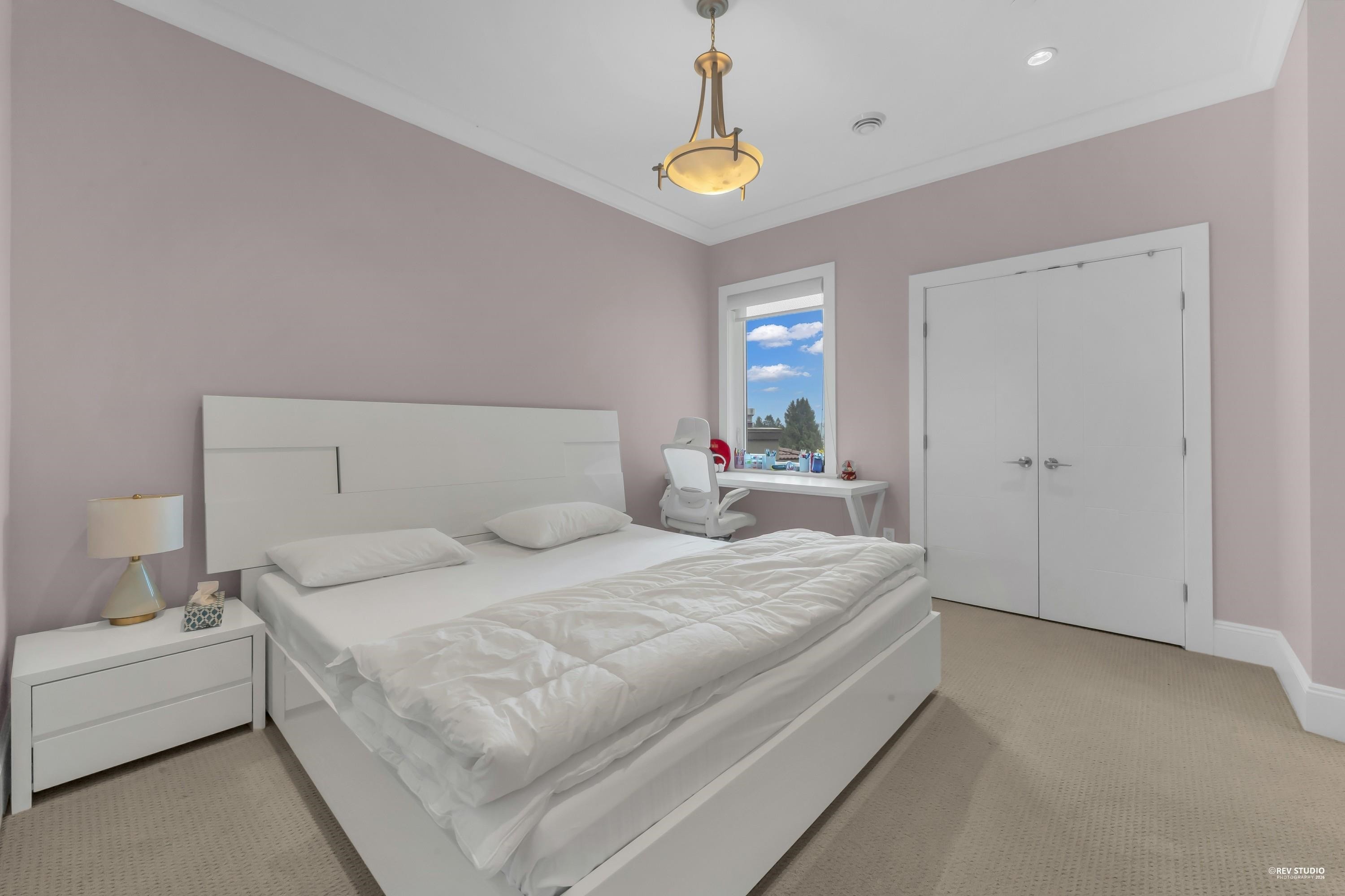 2567 Lawson Avenue, West Vancouver, BC