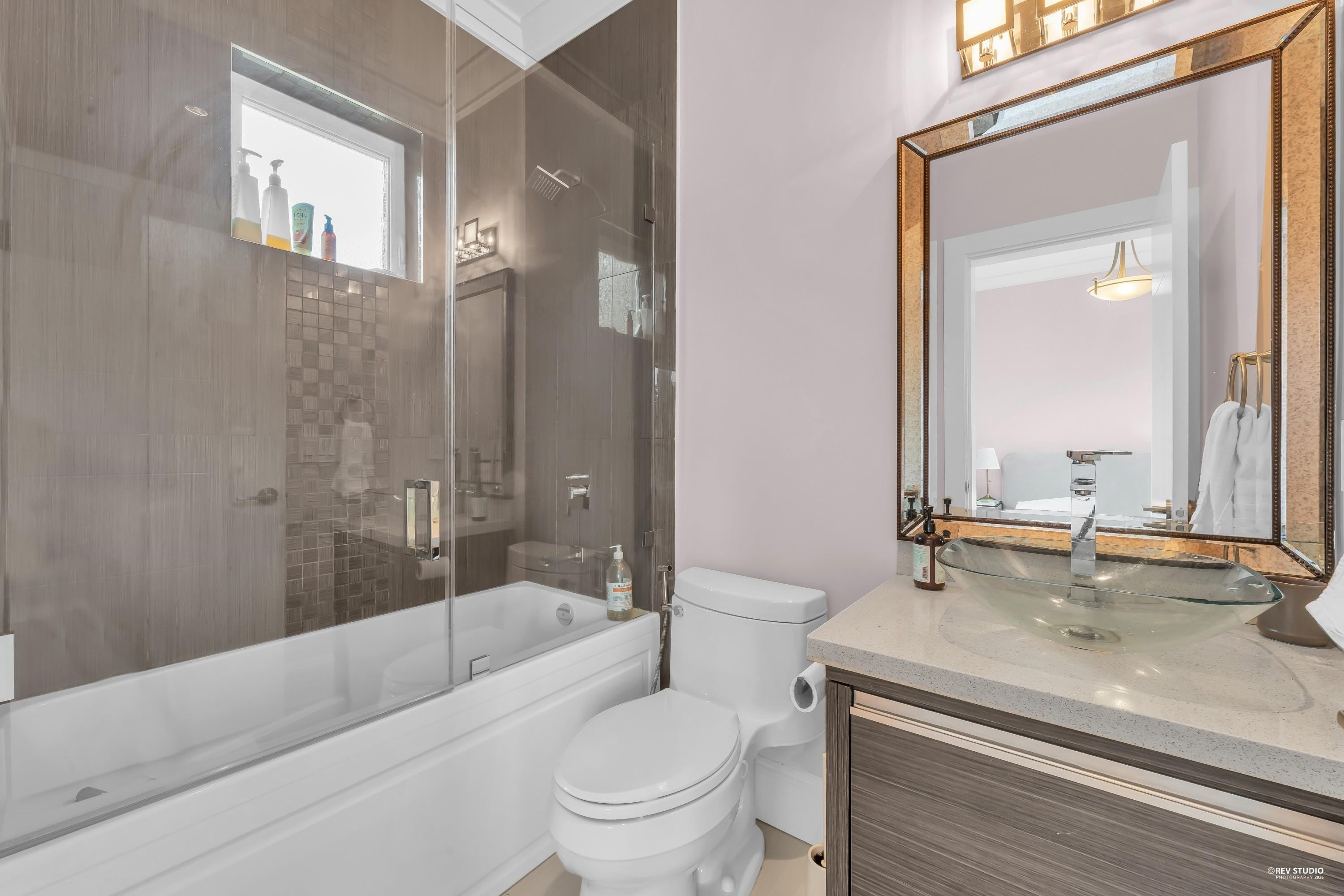 2567 Lawson Avenue, West Vancouver, BC