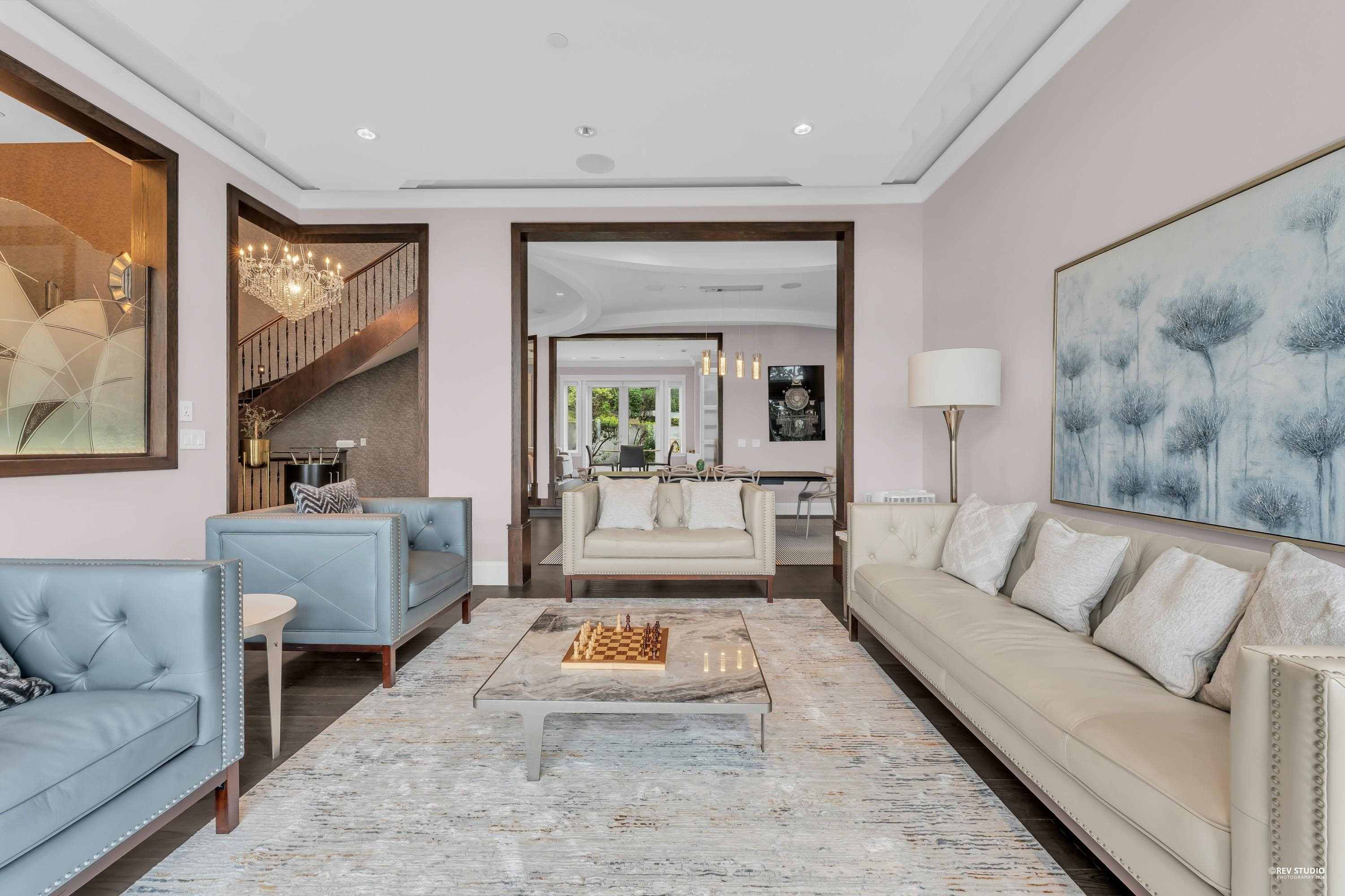 2567 Lawson Avenue, West Vancouver, BC