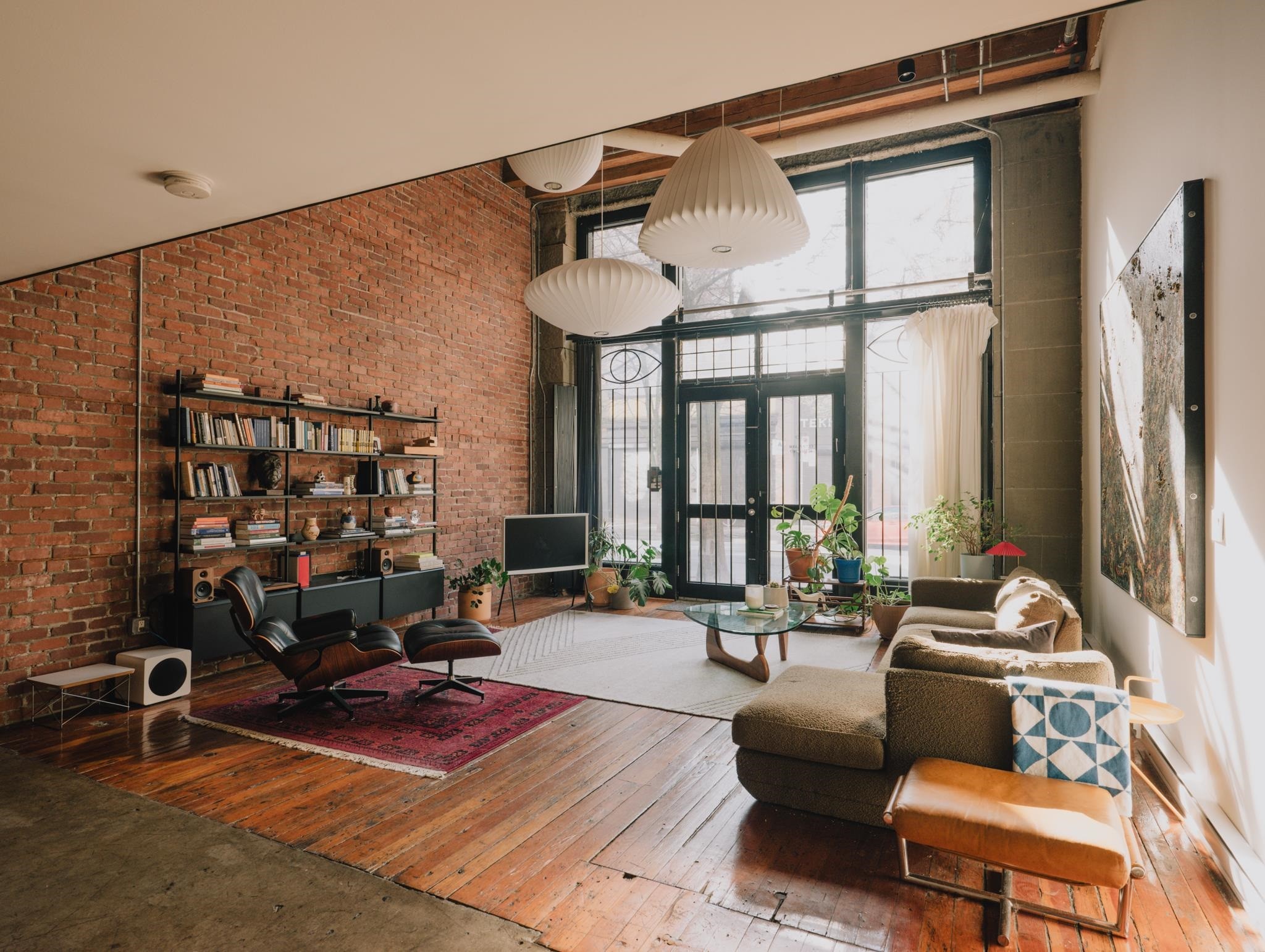 87 Cordova Street E, Vancouver, BC