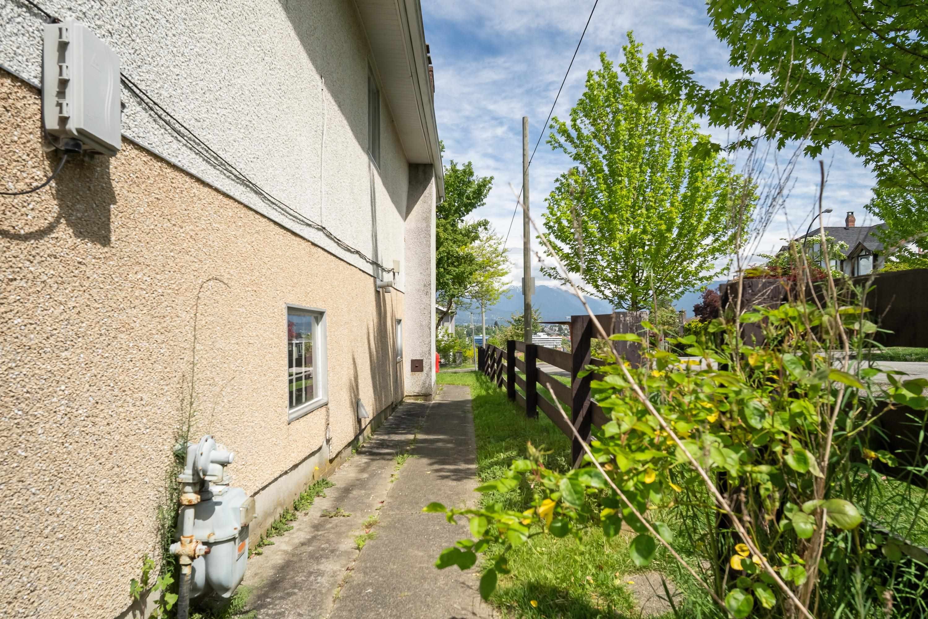 2798 24Th Avenue E, Vancouver, BC
