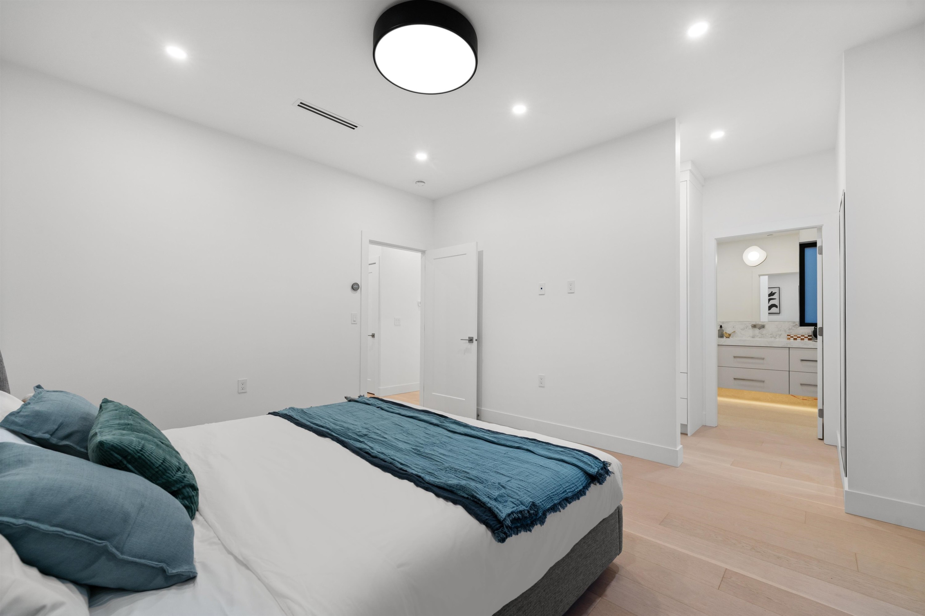 1605 21St Avenue E, Vancouver, BC