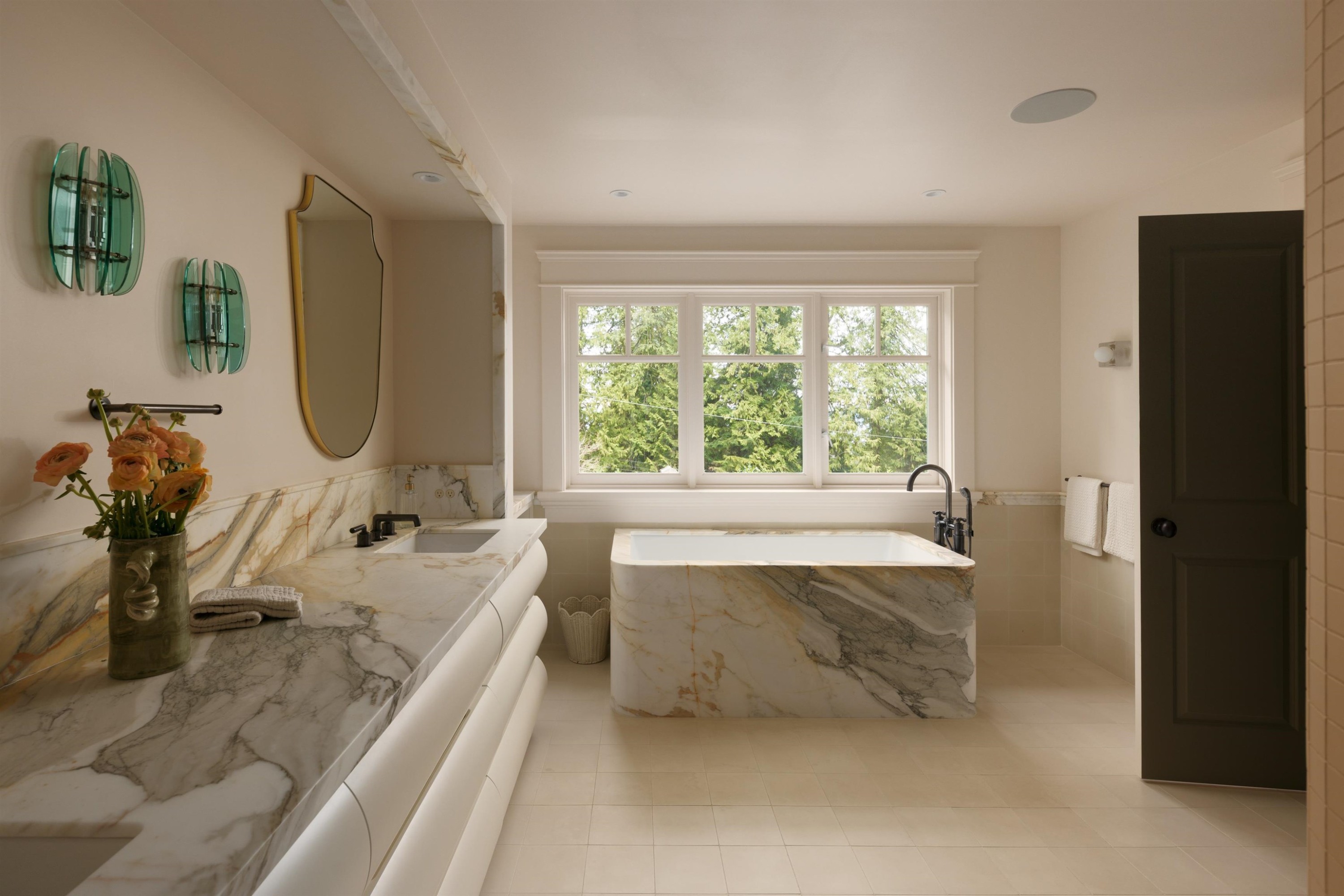 2955 Rosebery Avenue, West Vancouver, BC