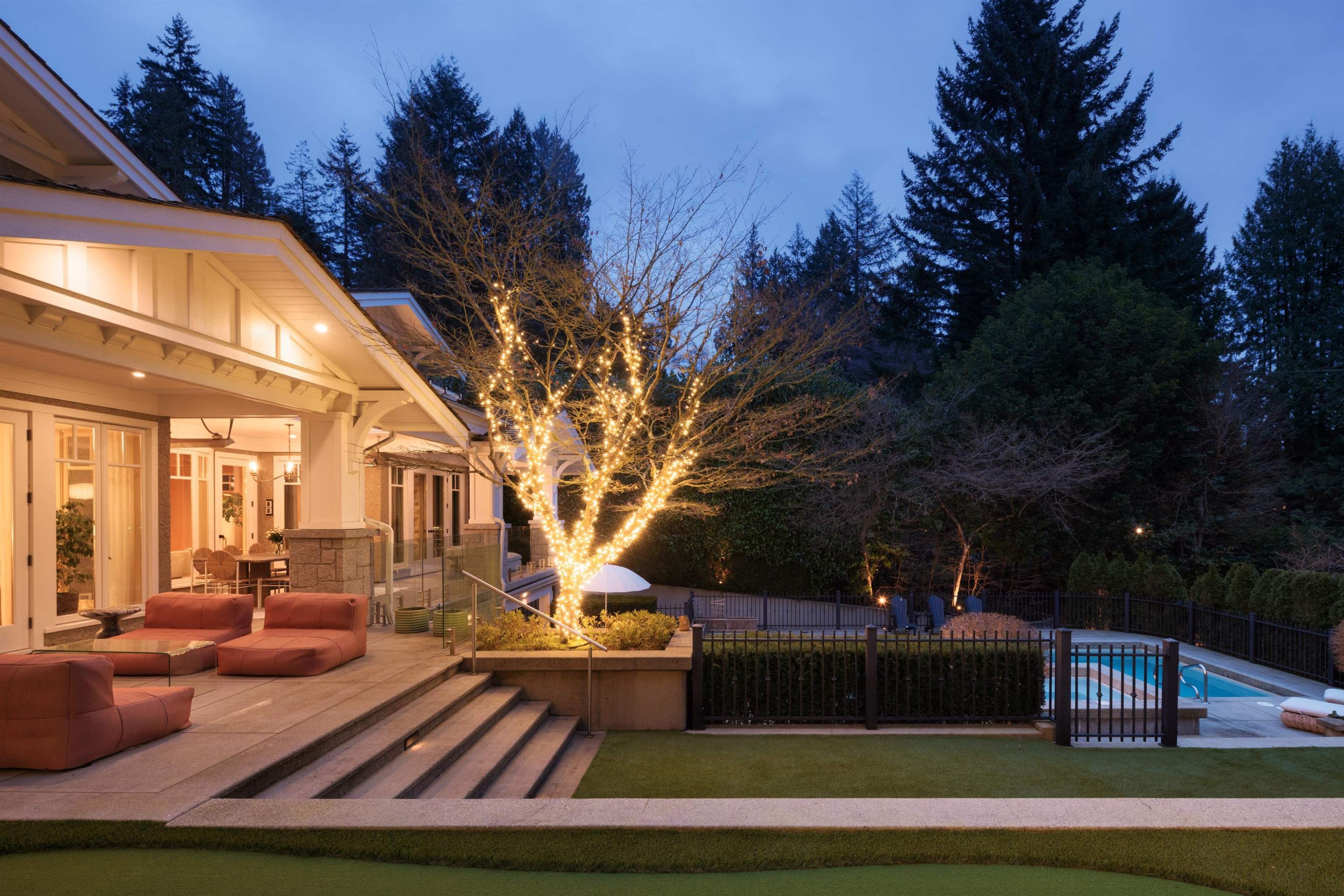 2955 Rosebery Avenue, West Vancouver, BC