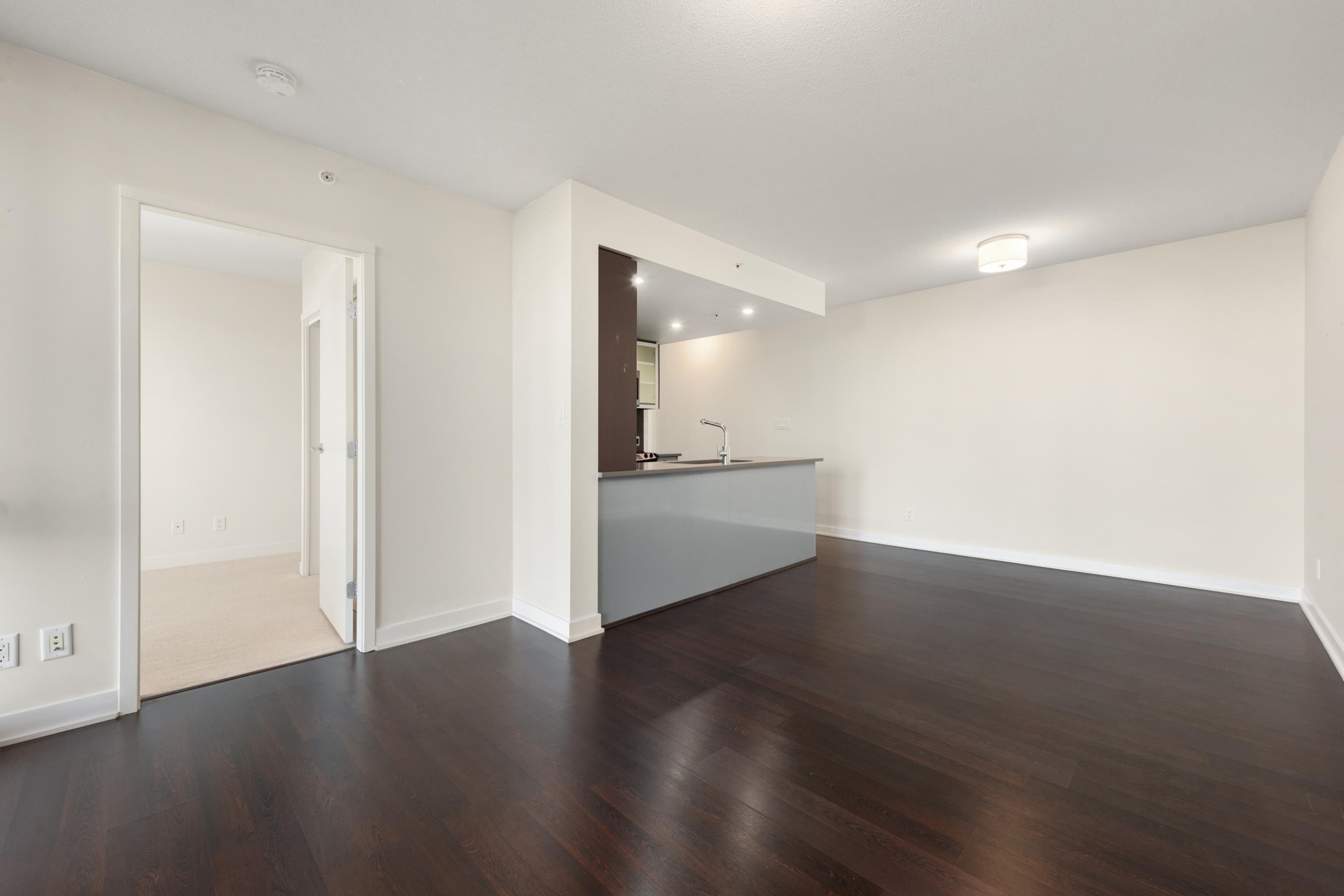 302-7080 No. 3 Road, Richmond, BC