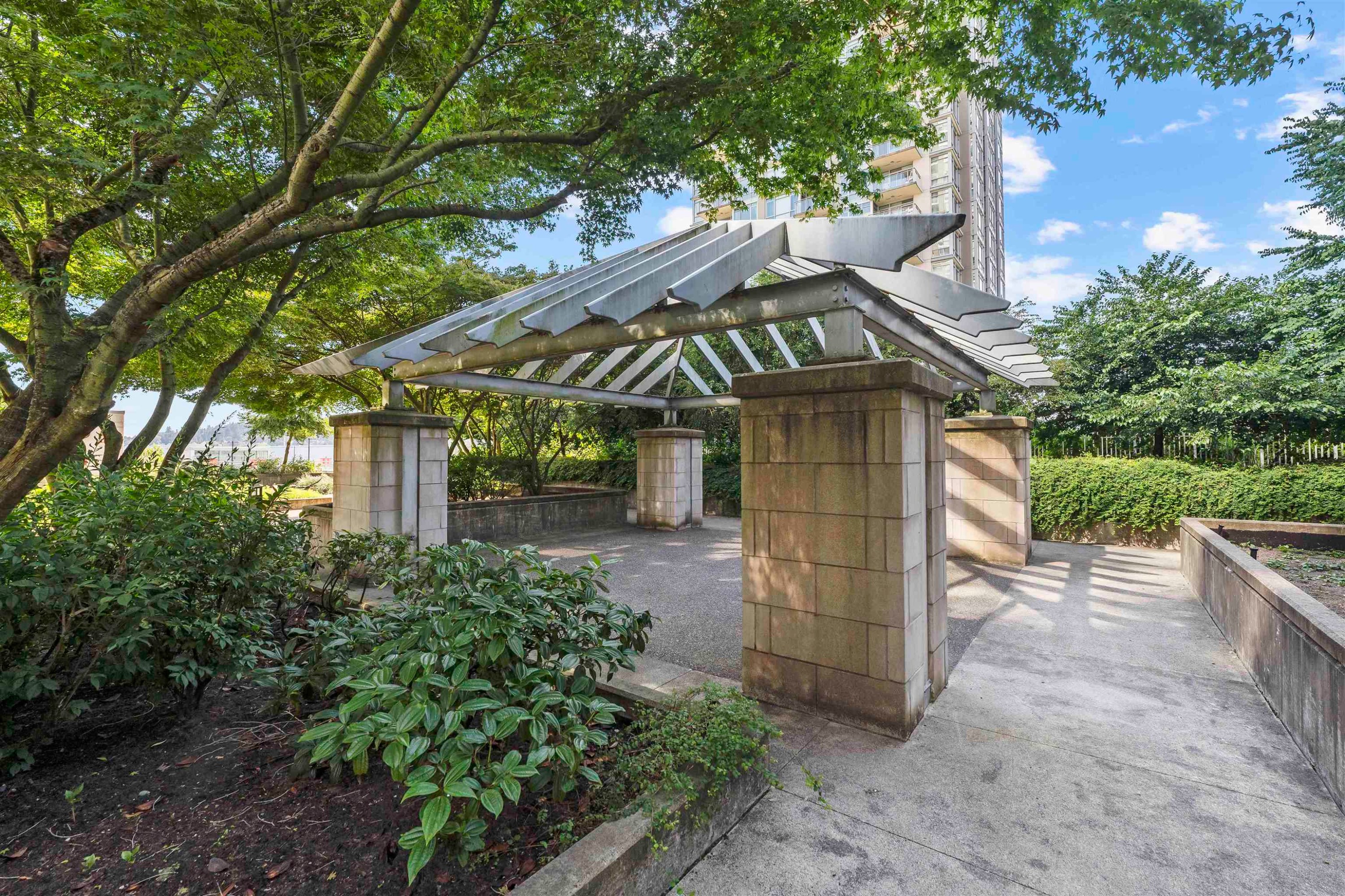 2506-2975 Atlantic Avenue, Coquitlam, BC