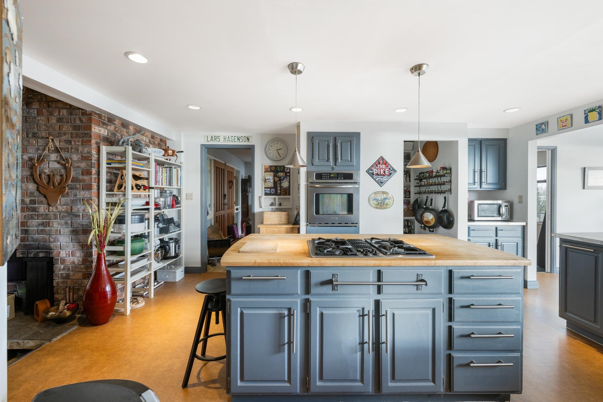 2346 Westhill Drive, West Vancouver, BC