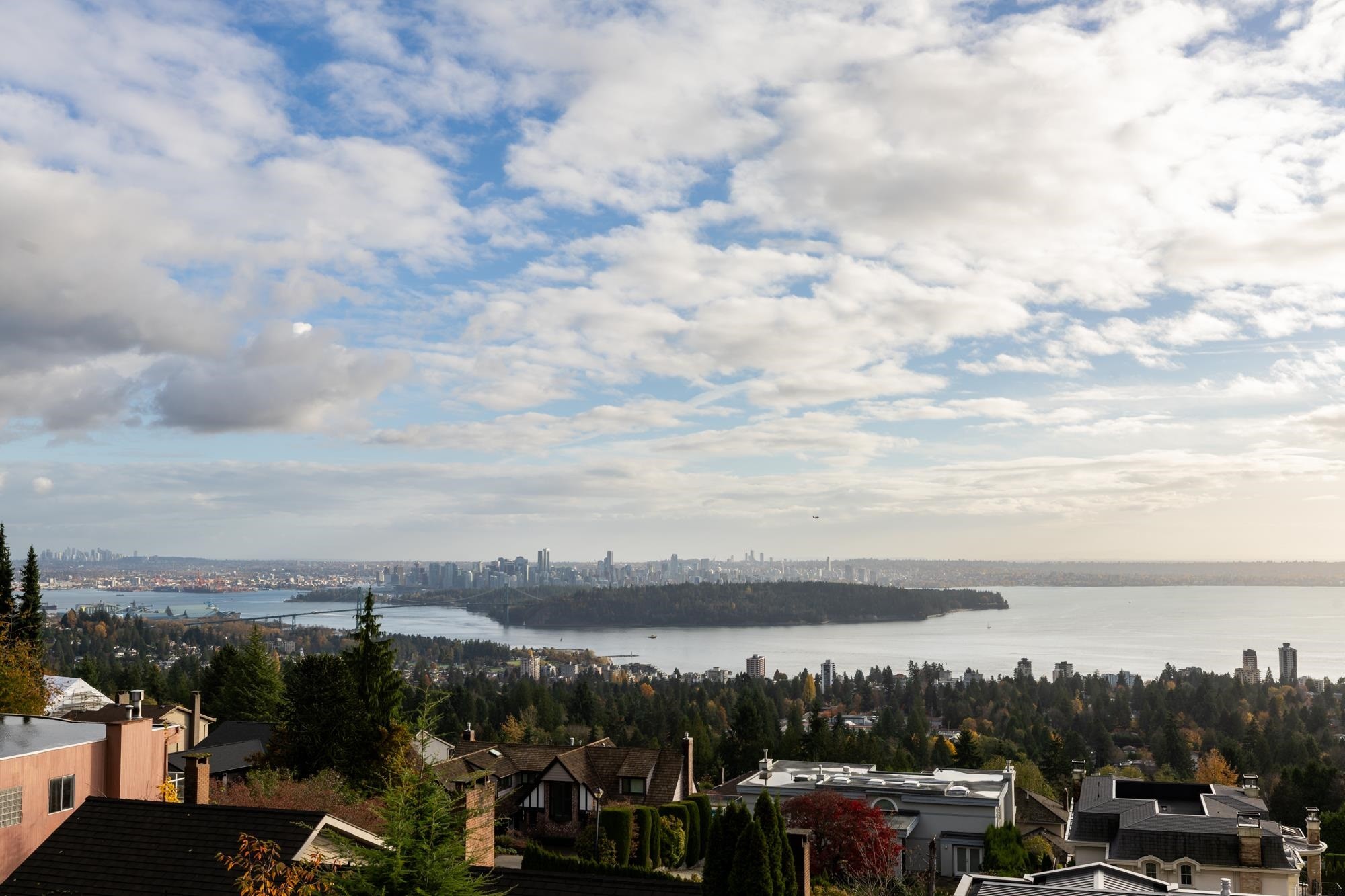 2346 Westhill Drive, West Vancouver, BC