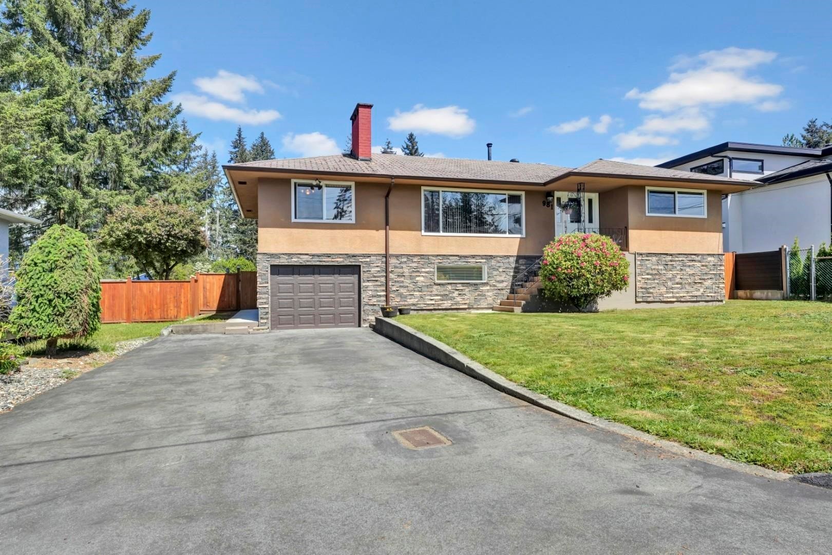 981 Grover Avenue, Coquitlam, BC