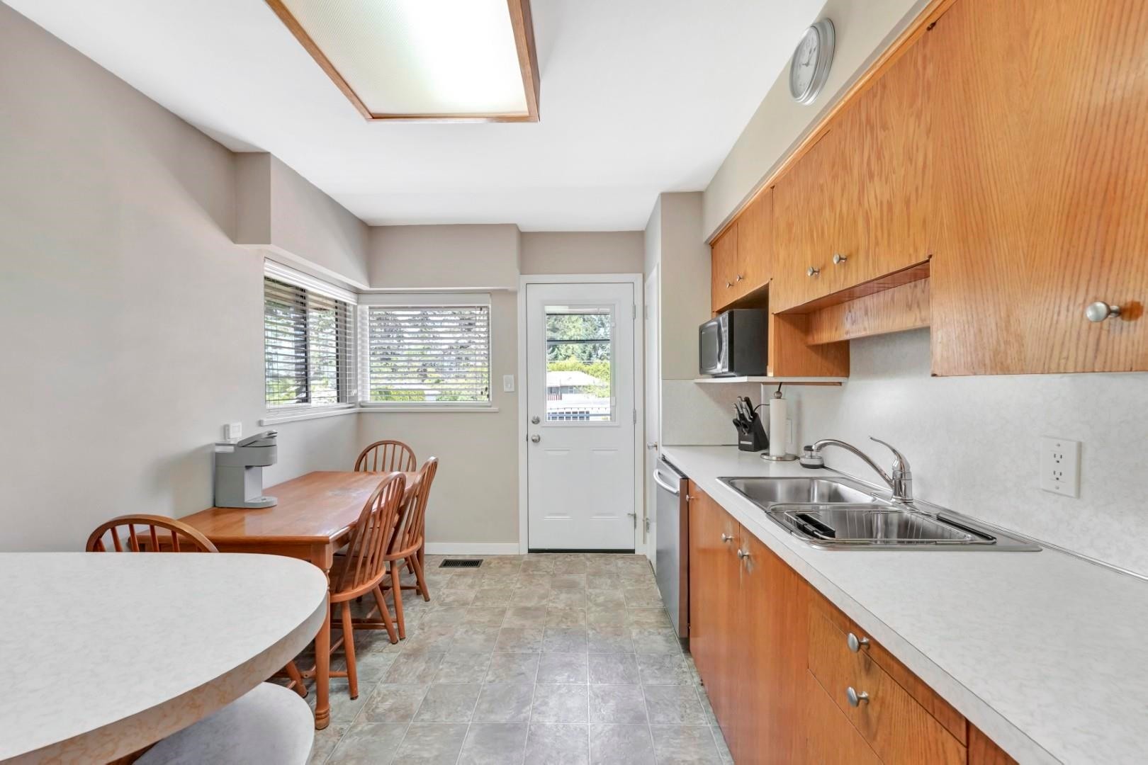 981 Grover Avenue, Coquitlam, BC