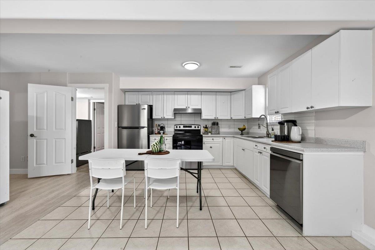 1422 Hockaday Street, Coquitlam, BC