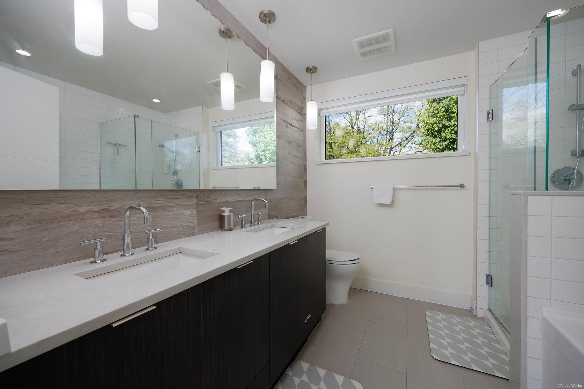 5552 Oak Street, Vancouver, BC