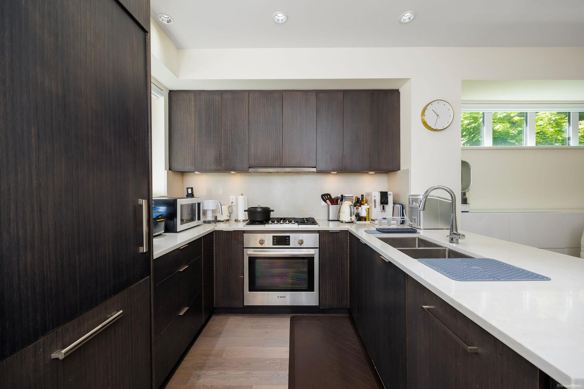 5552 Oak Street, Vancouver, BC