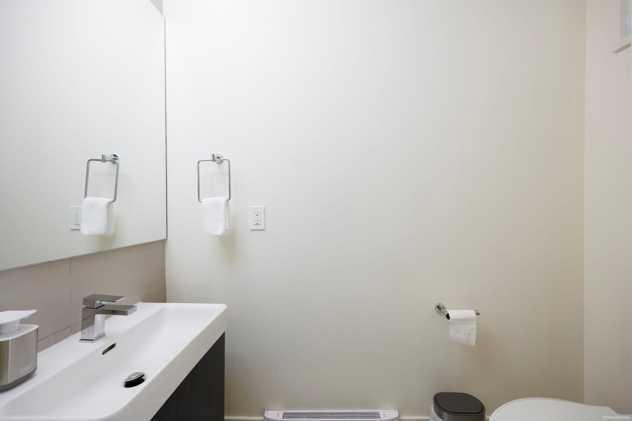 5552 Oak Street, Vancouver, BC
