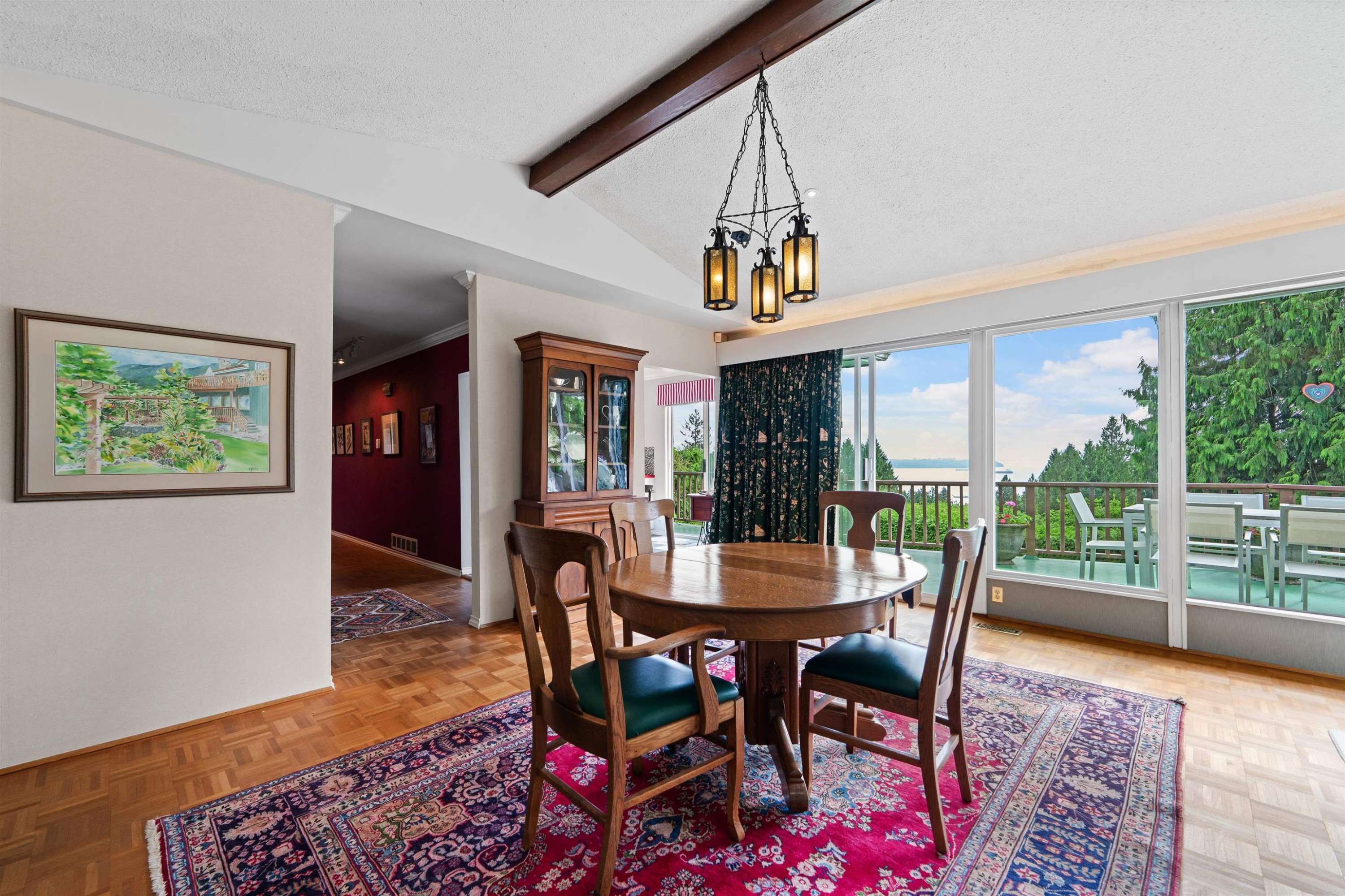 2660 Queens Avenue, West Vancouver, BC