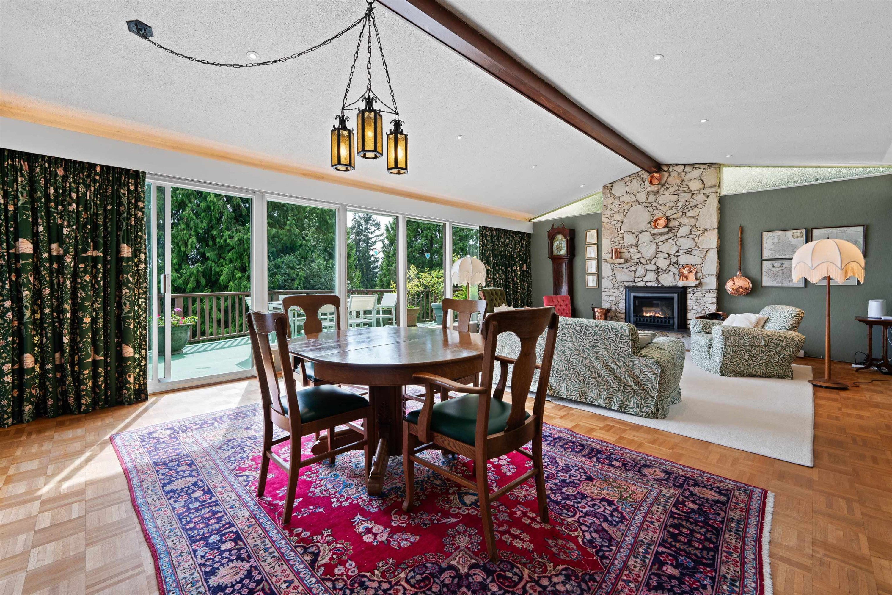 2660 Queens Avenue, West Vancouver, BC