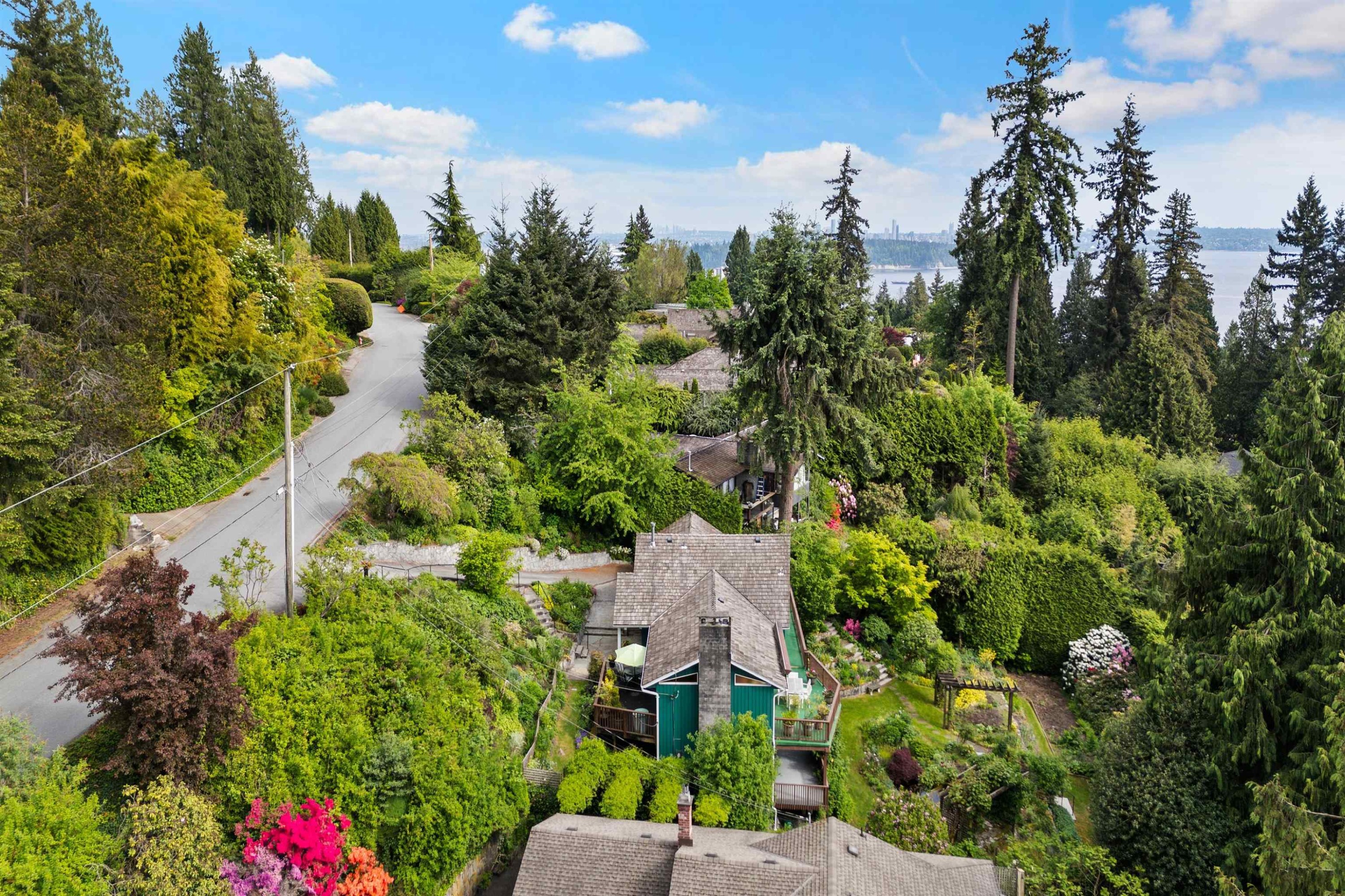 2660 Queens Avenue, West Vancouver, BC