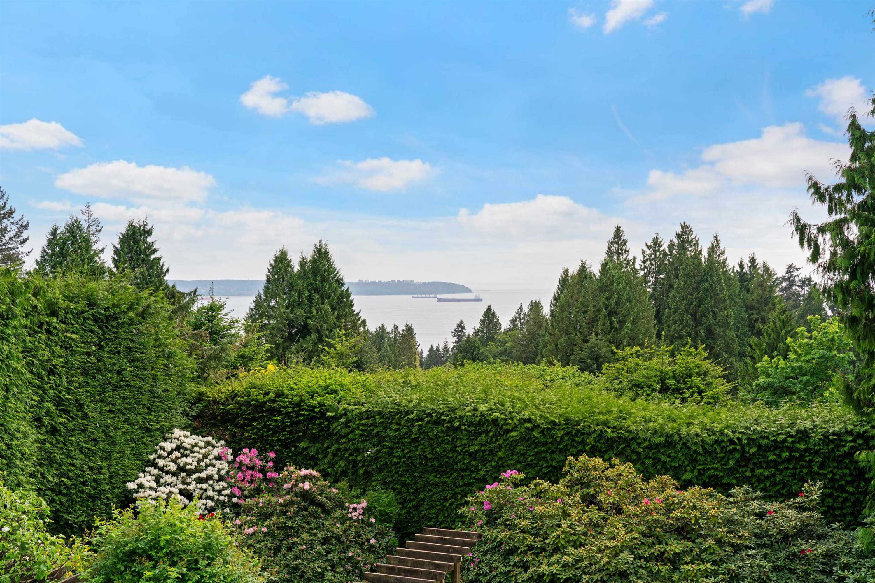 2660 Queens Avenue, West Vancouver, BC