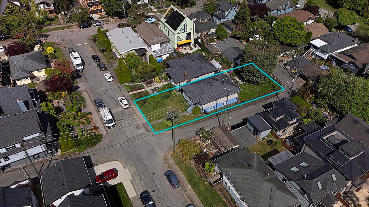 2137 20Th Avenue, Vancouver, BC
