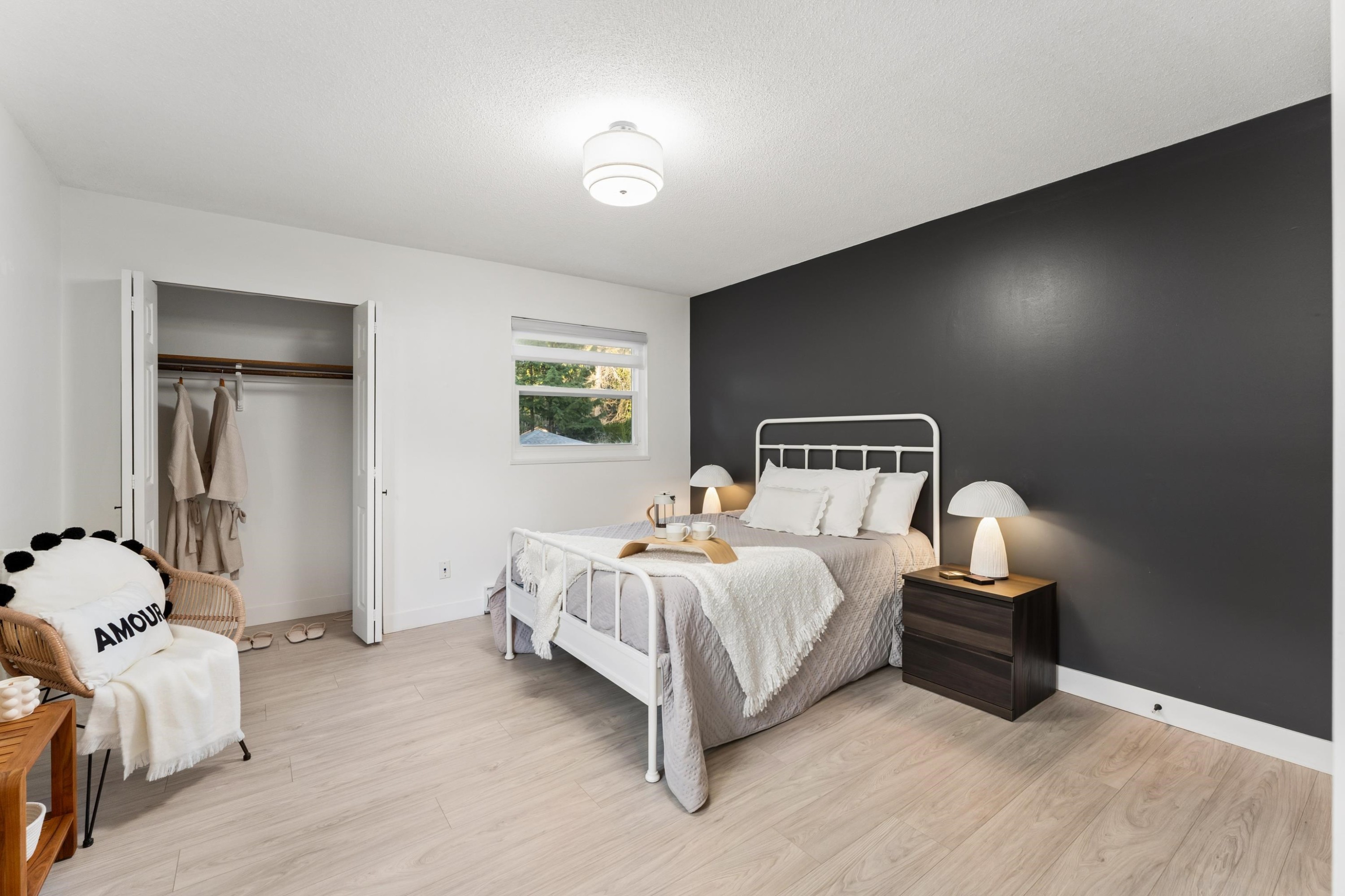 1564 Hope Road, North Vancouver, BC