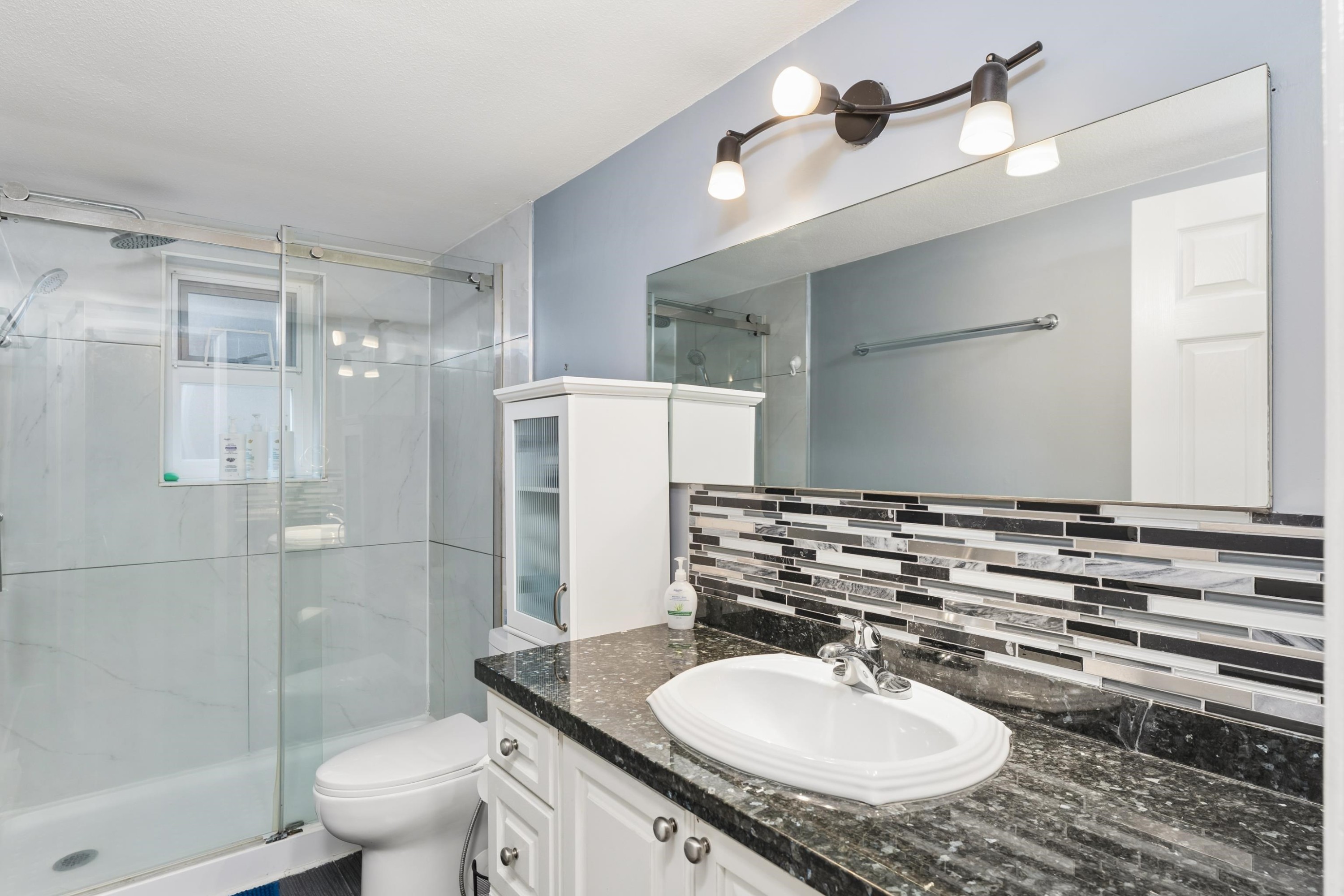 1564 Hope Road, North Vancouver, BC