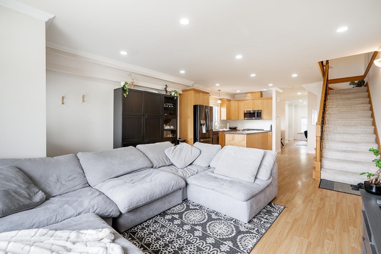 1124 Rochester Avenue, Coquitlam, BC