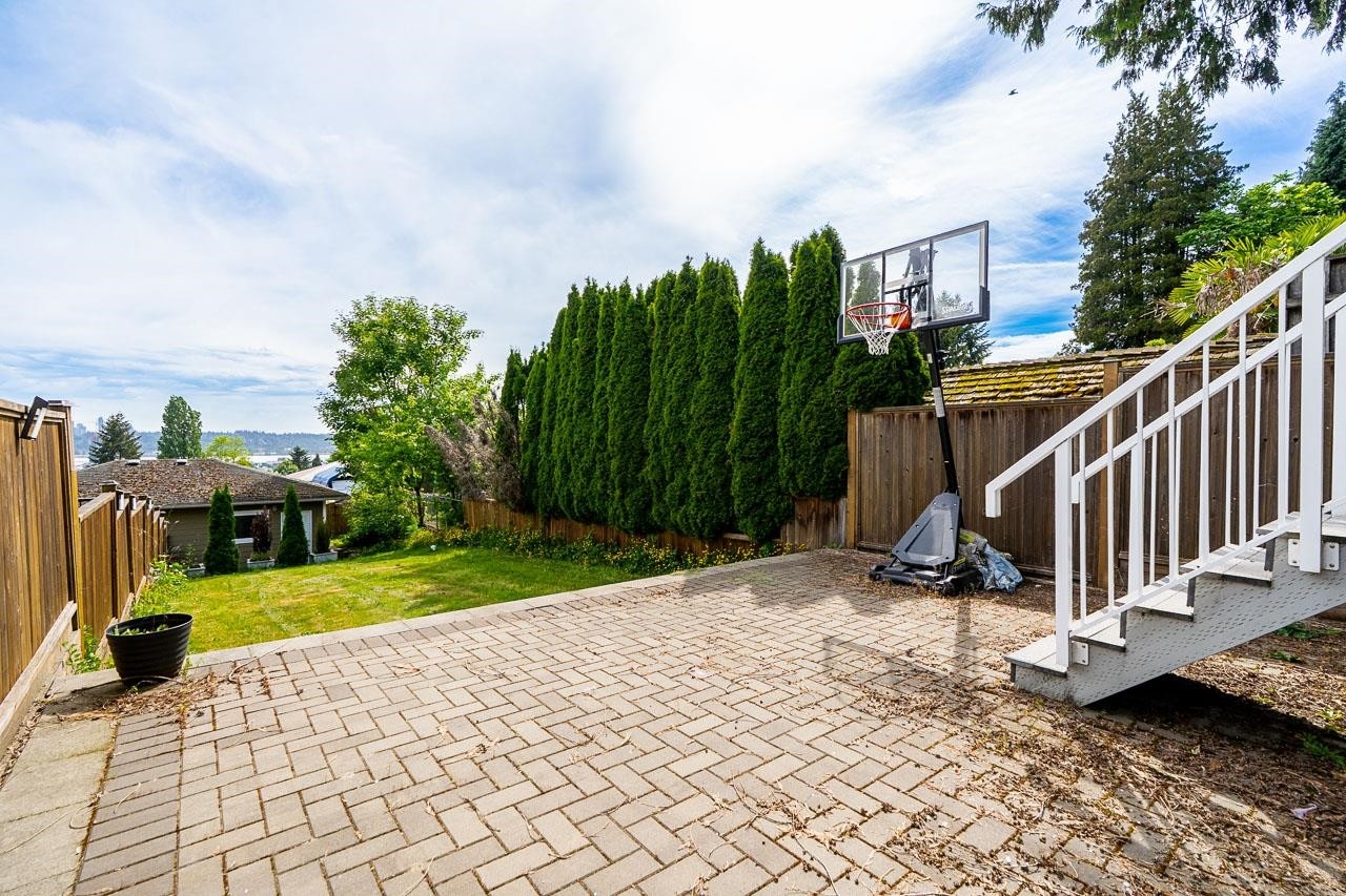 1124 Rochester Avenue, Coquitlam, BC