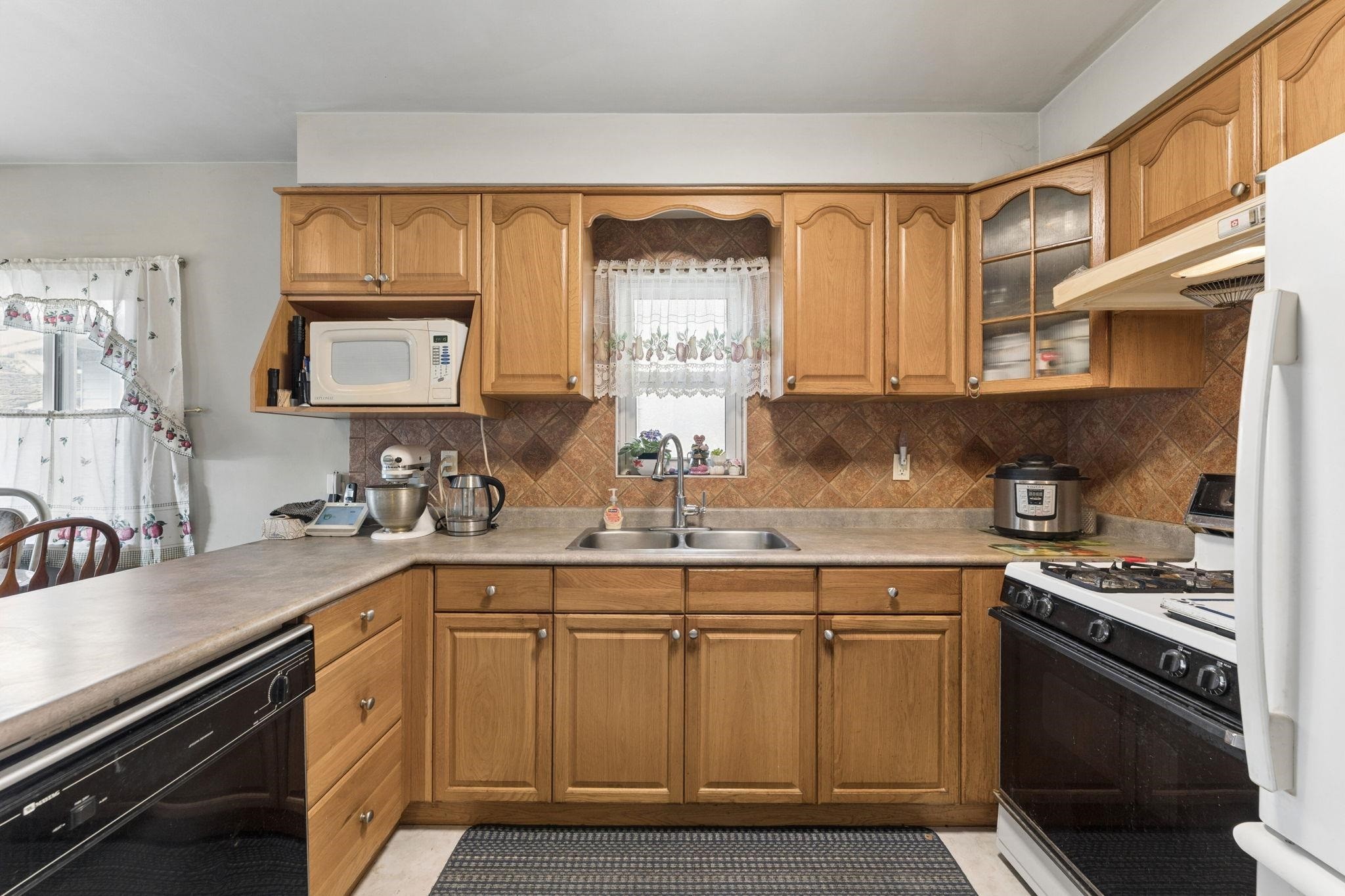 2248 Mannering Avenue, Vancouver, BC