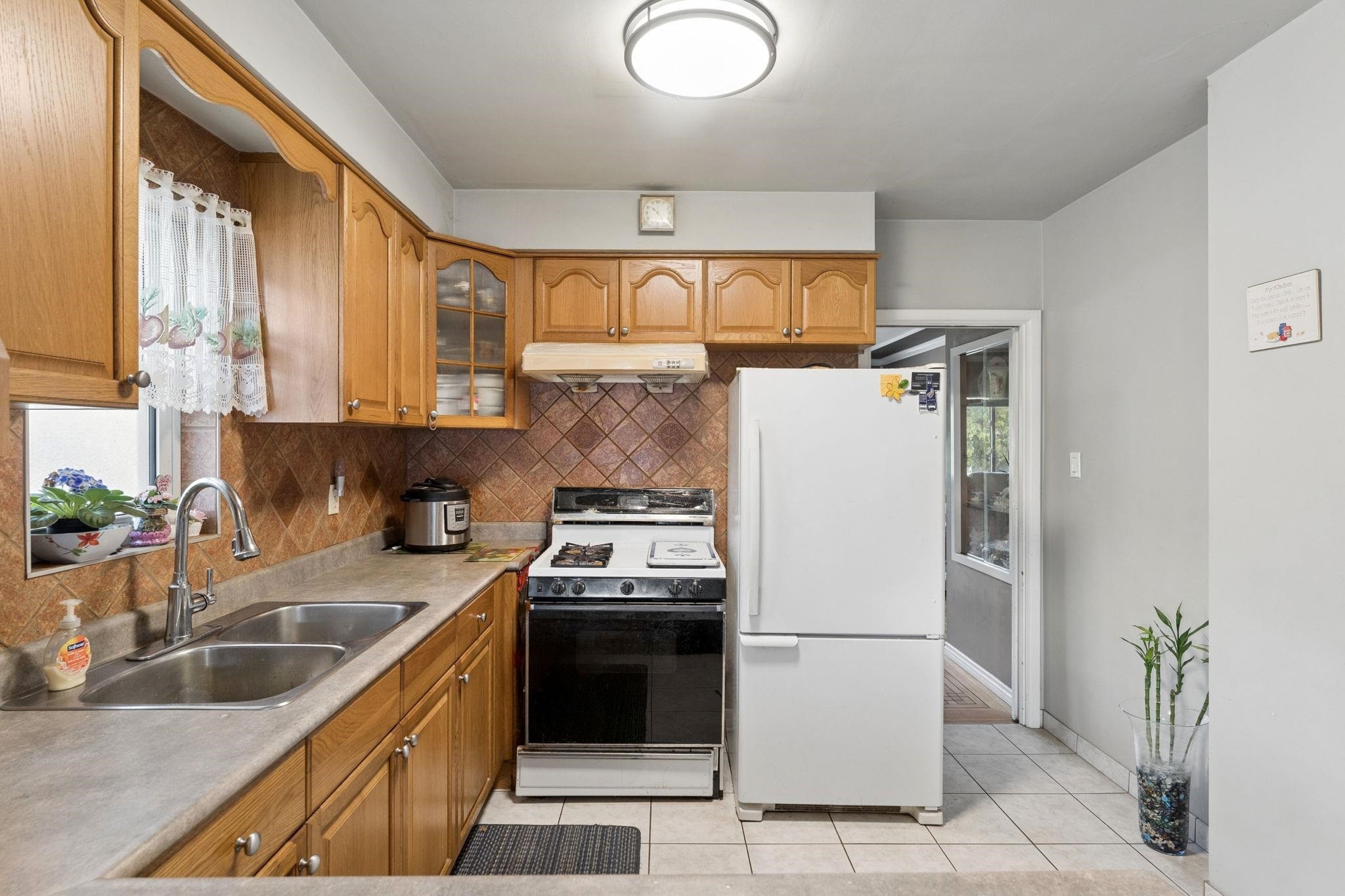 2248 Mannering Avenue, Vancouver, BC