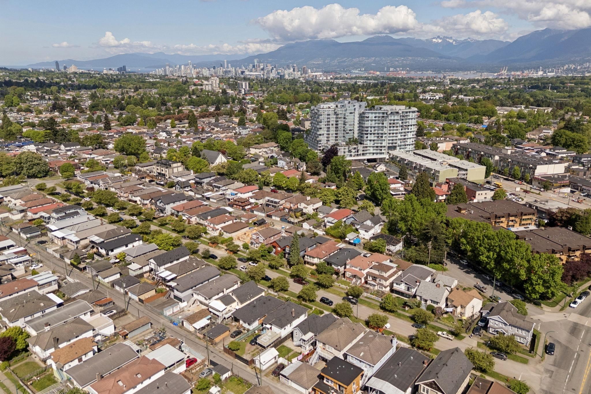 2248 Mannering Avenue, Vancouver, BC