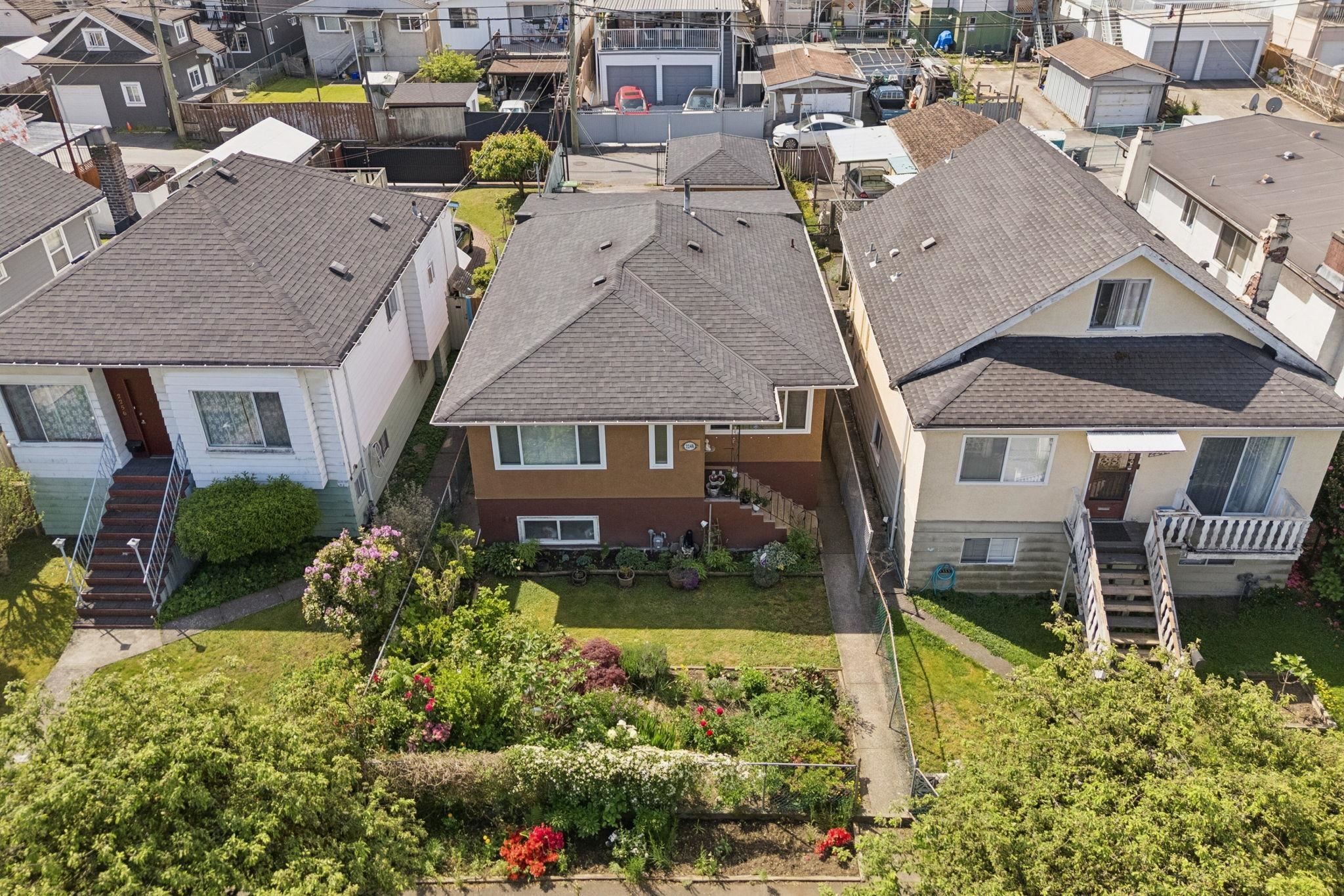2248 Mannering Avenue, Vancouver, BC