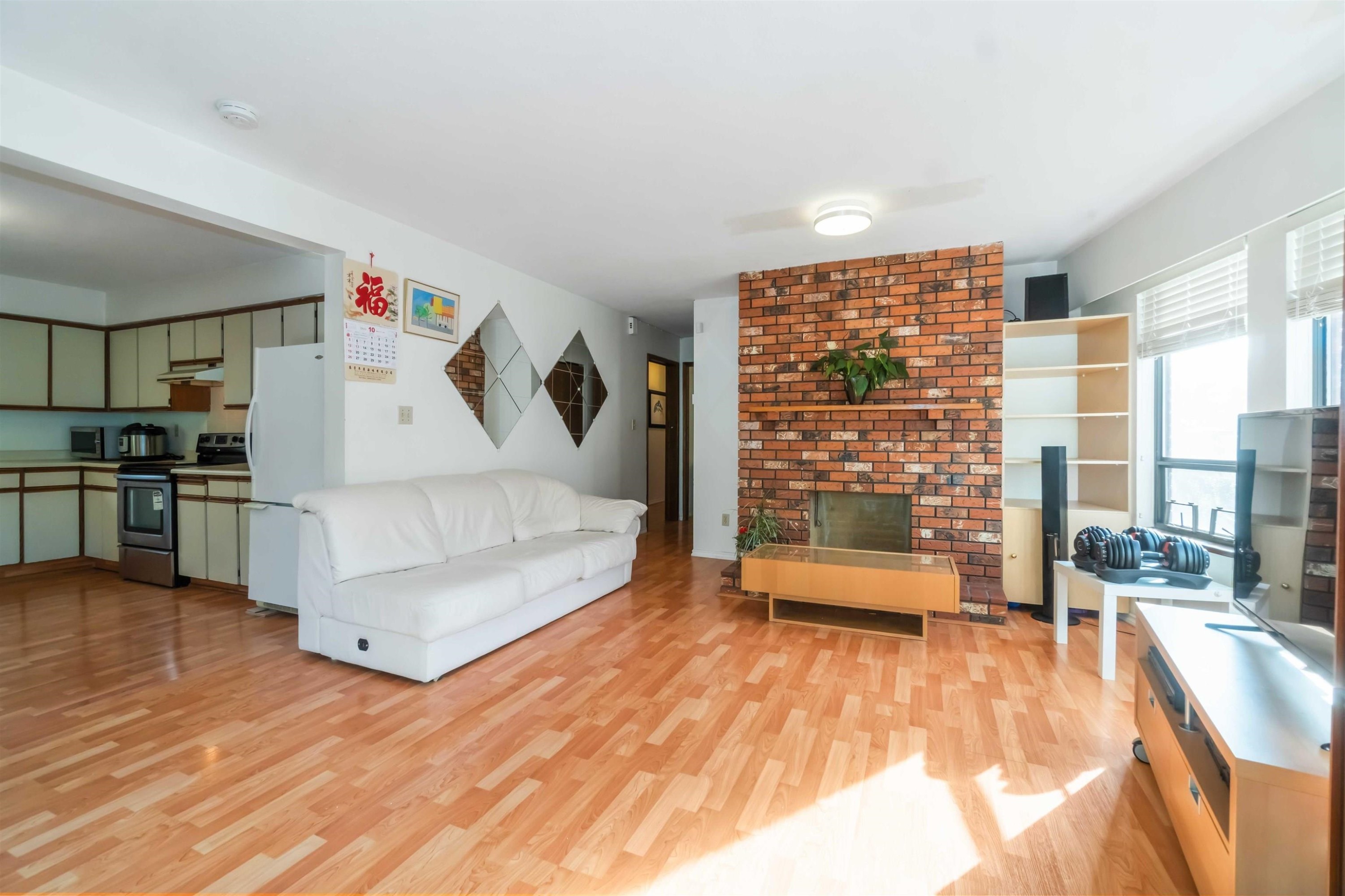 5820 Earles Street, Vancouver, BC