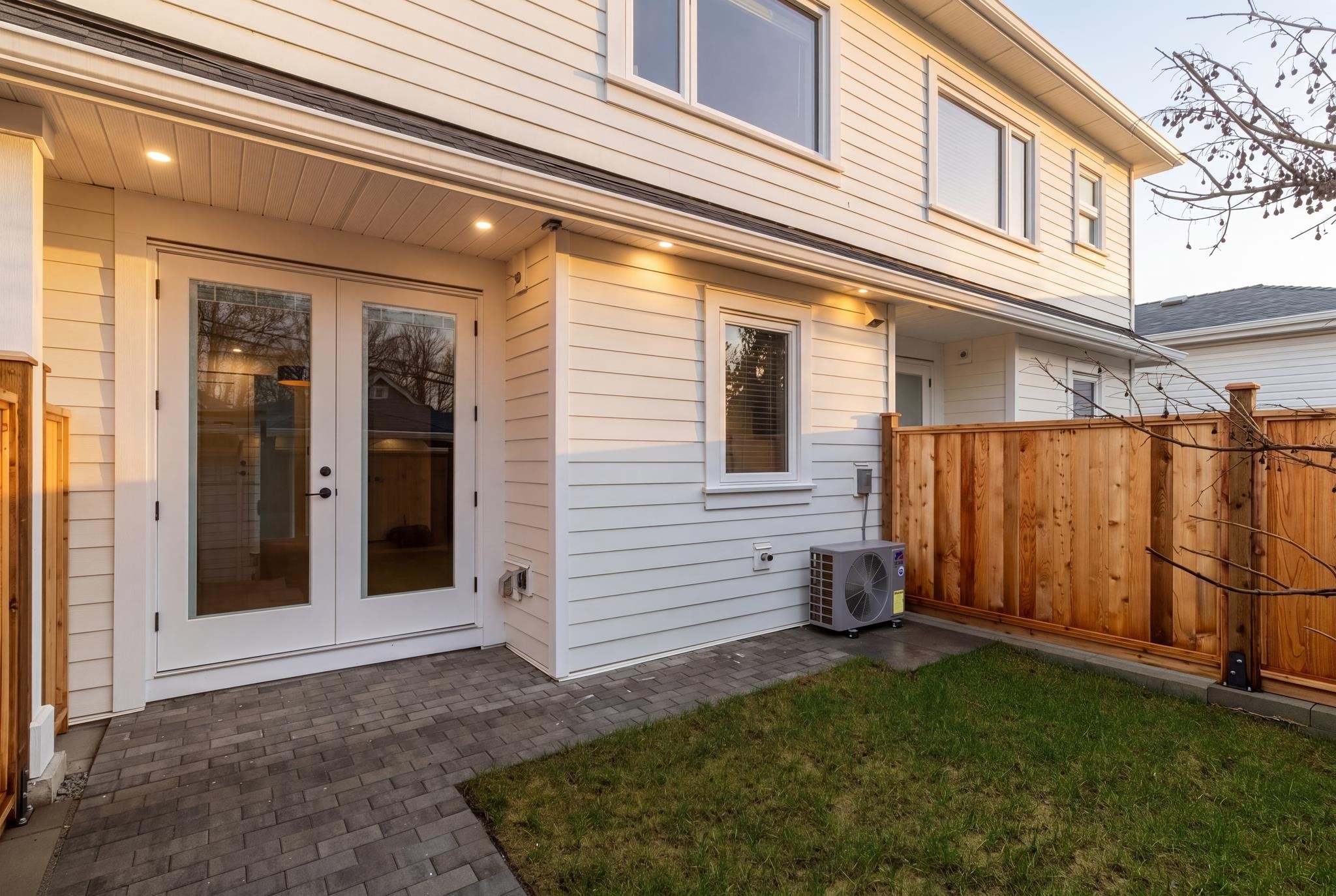 2055 4Th Avenue E, Vancouver, BC