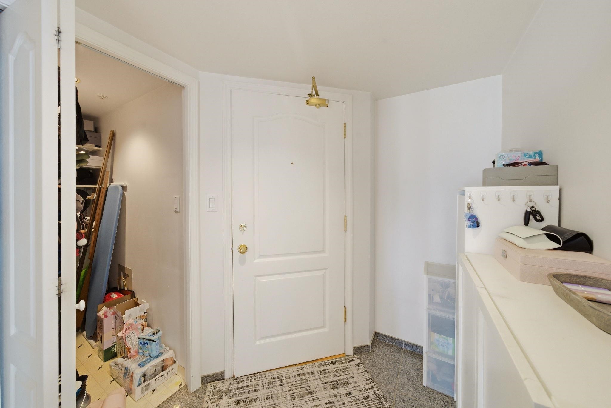 1705-867 Hamilton Street, Vancouver, BC