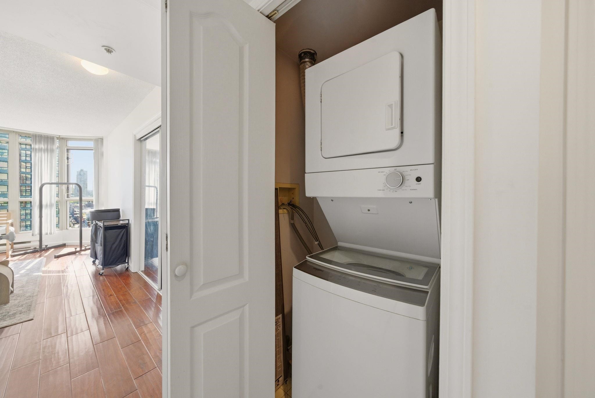 1705-867 Hamilton Street, Vancouver, BC